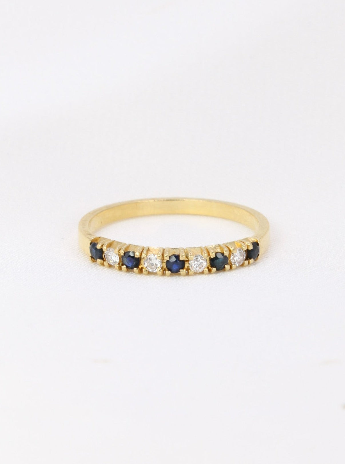 American half wedding ring in yellow gold, diamonds and sapphires