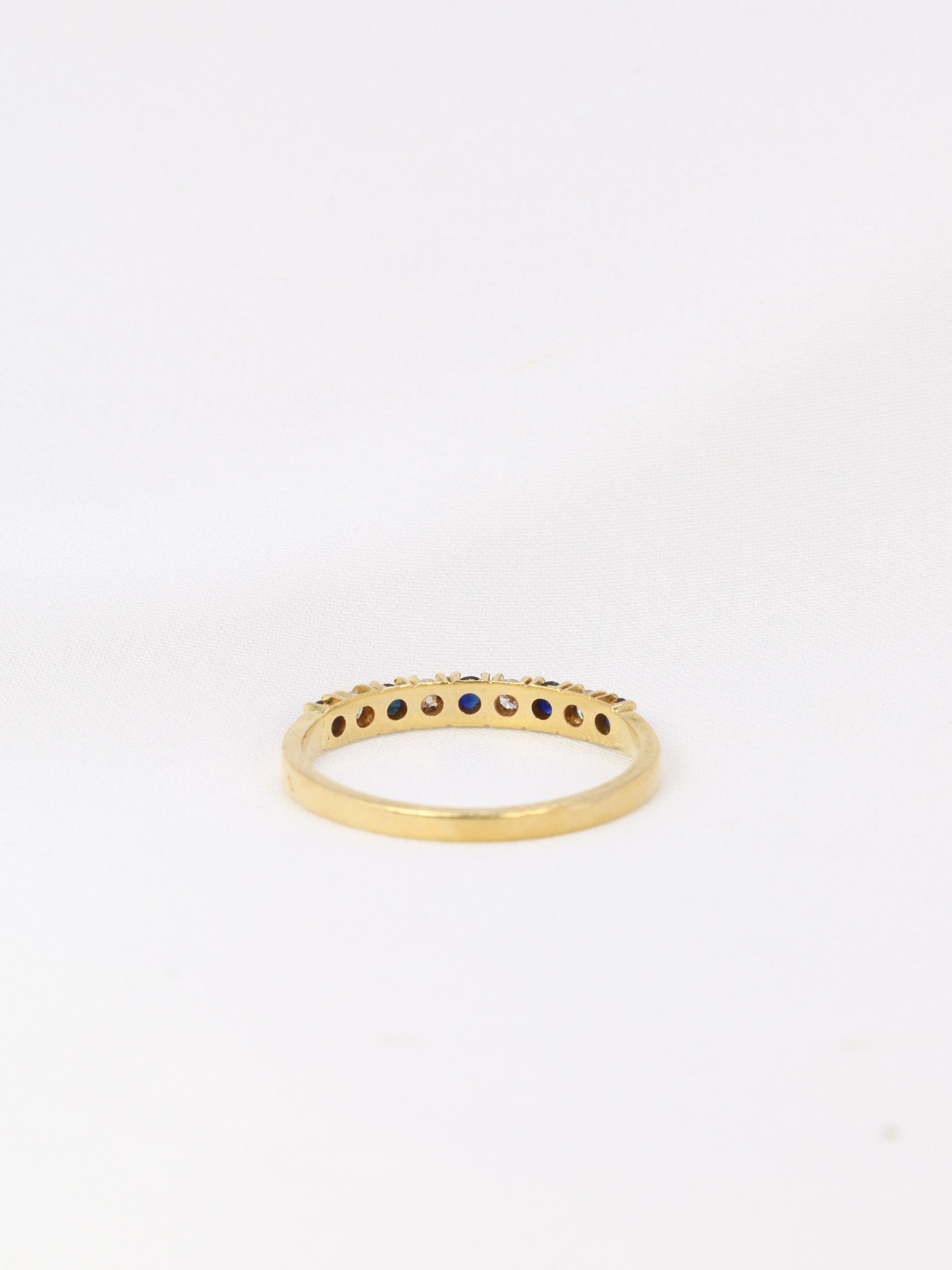 American half wedding ring in yellow gold, diamonds and sapphires