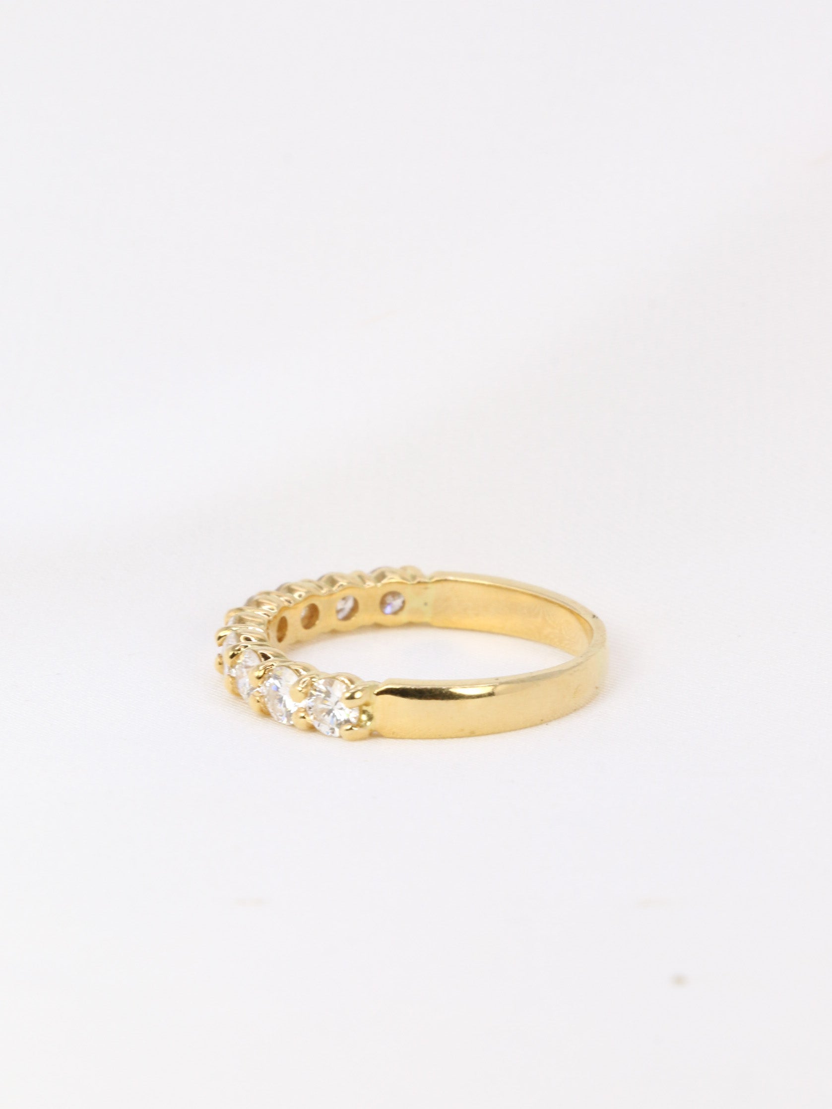 American half wedding ring in yellow gold and diamonds 1.35 ct