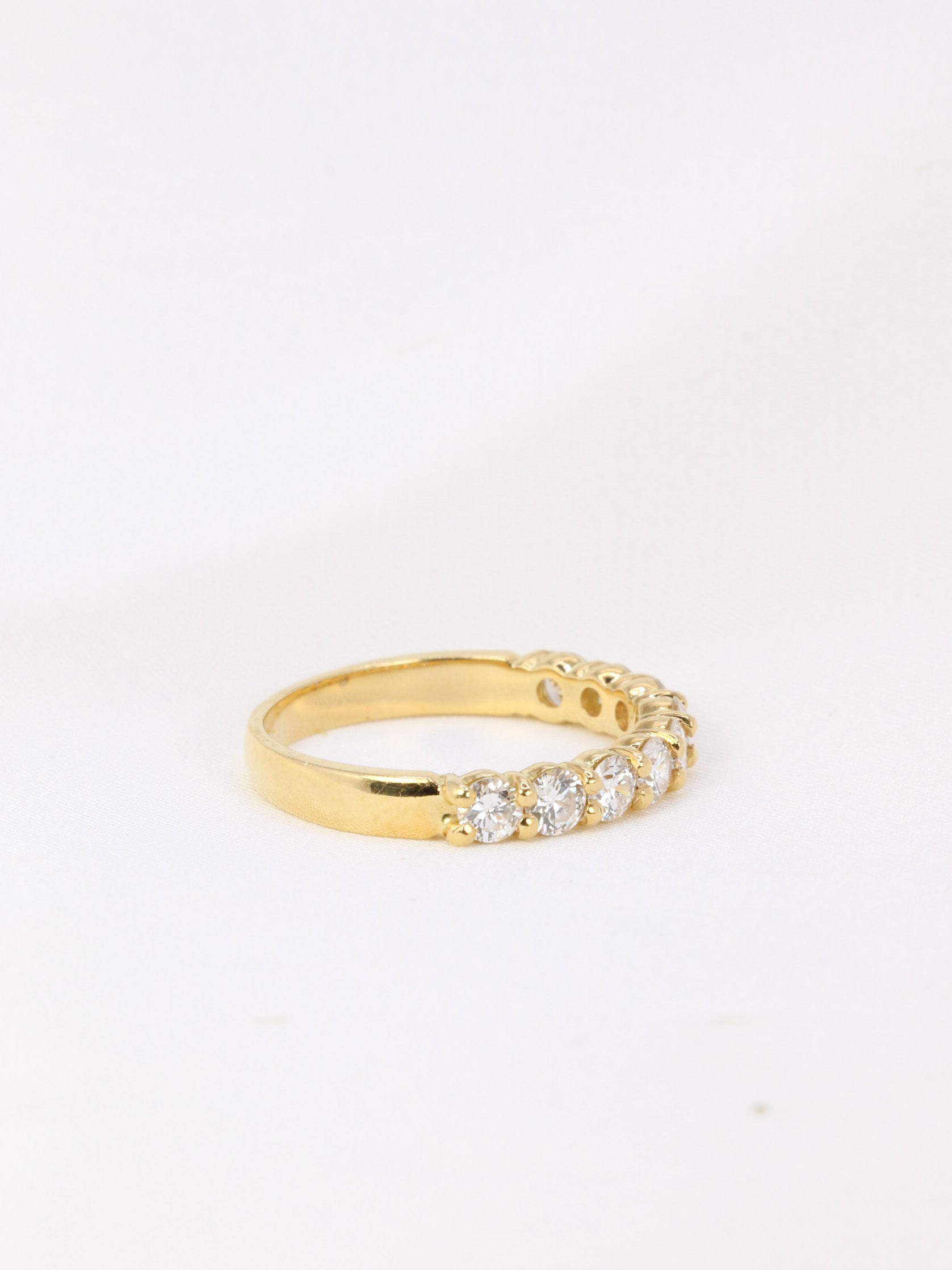 American half wedding ring in yellow gold and diamonds 1.35 ct