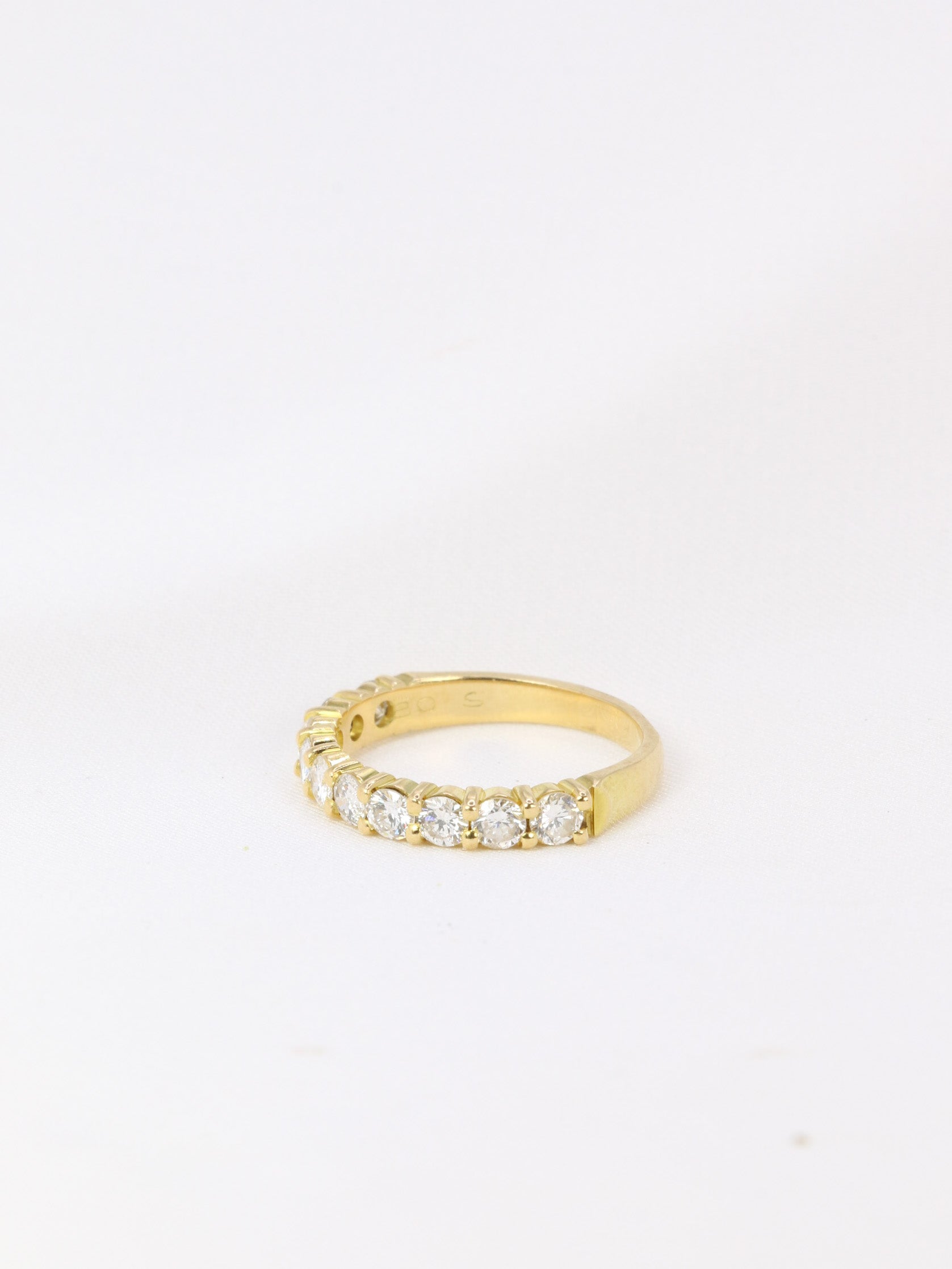 American half wedding ring in yellow gold and 1 carat diamonds