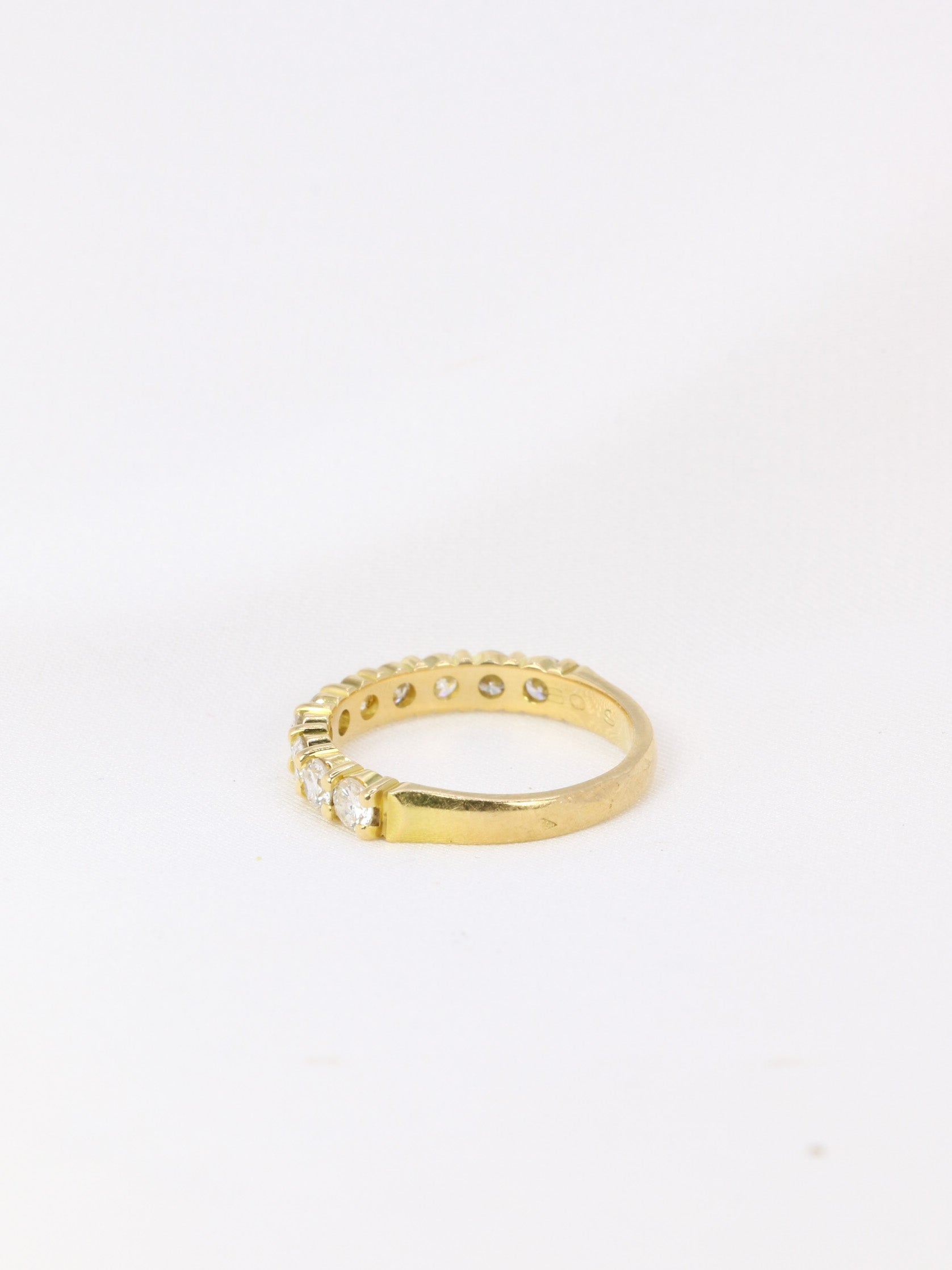 American half wedding ring in yellow gold and 1 carat diamonds