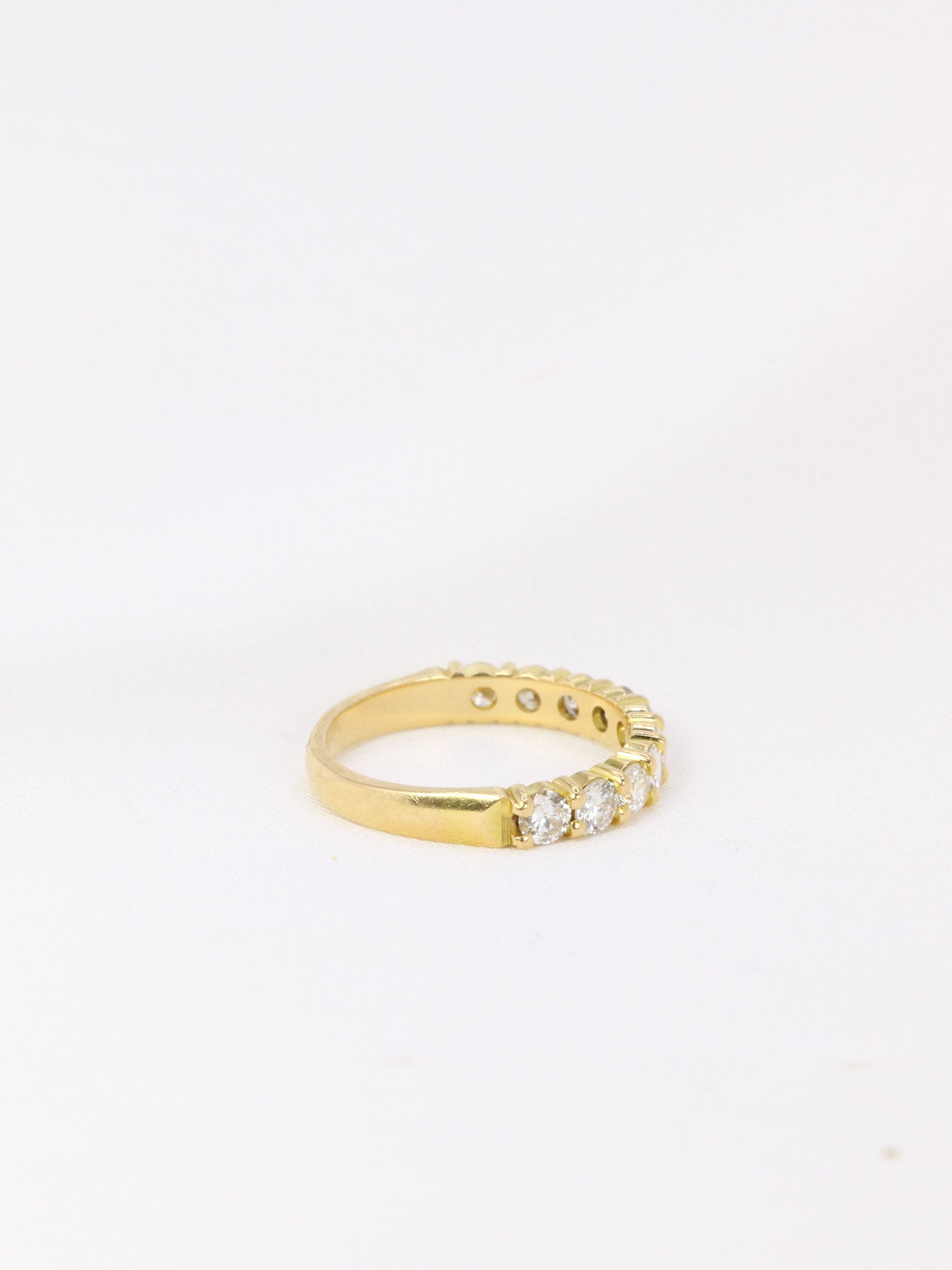 American half wedding ring in yellow gold and 1 carat diamonds