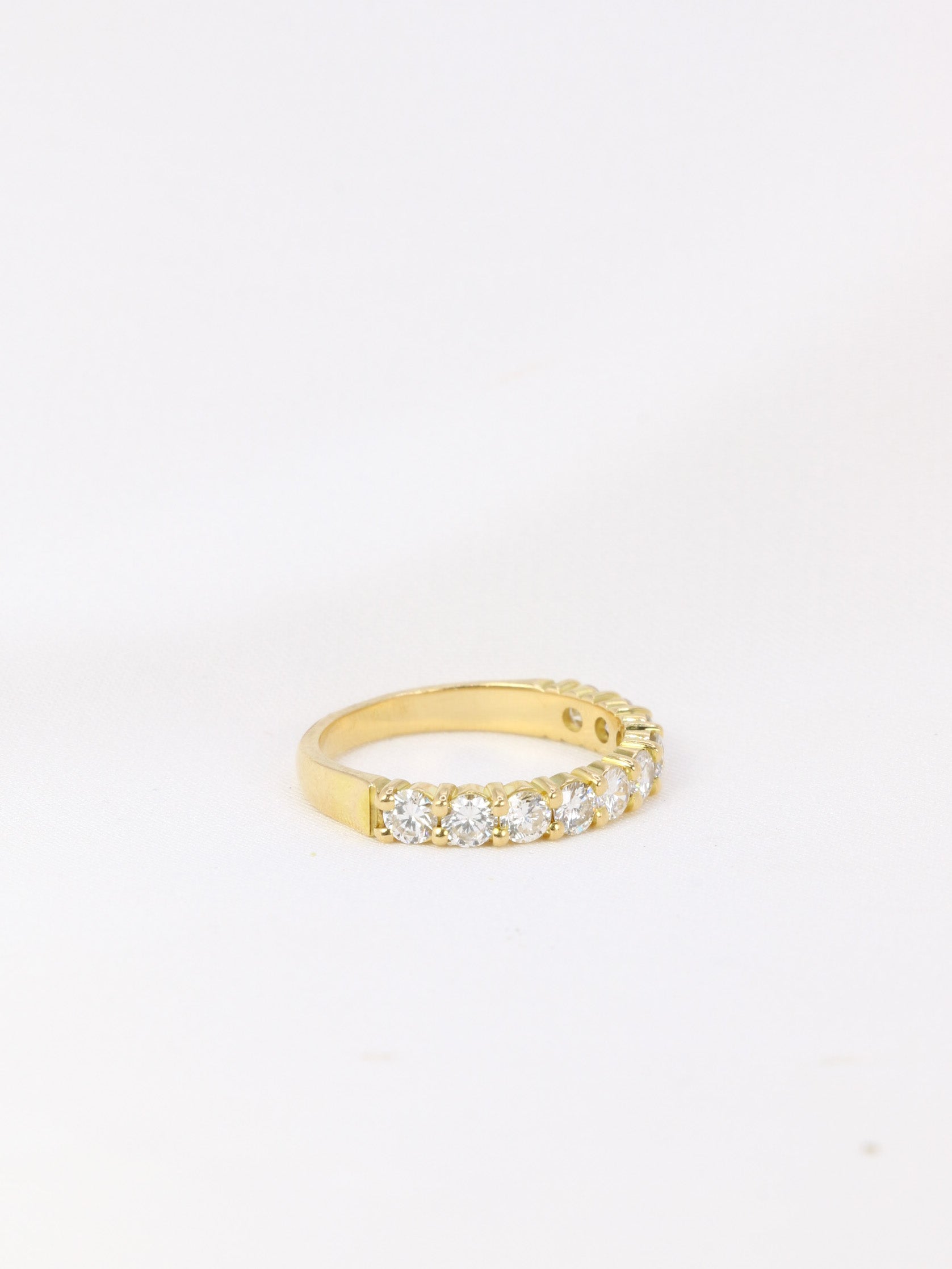 American half wedding ring in yellow gold and 1 carat diamonds