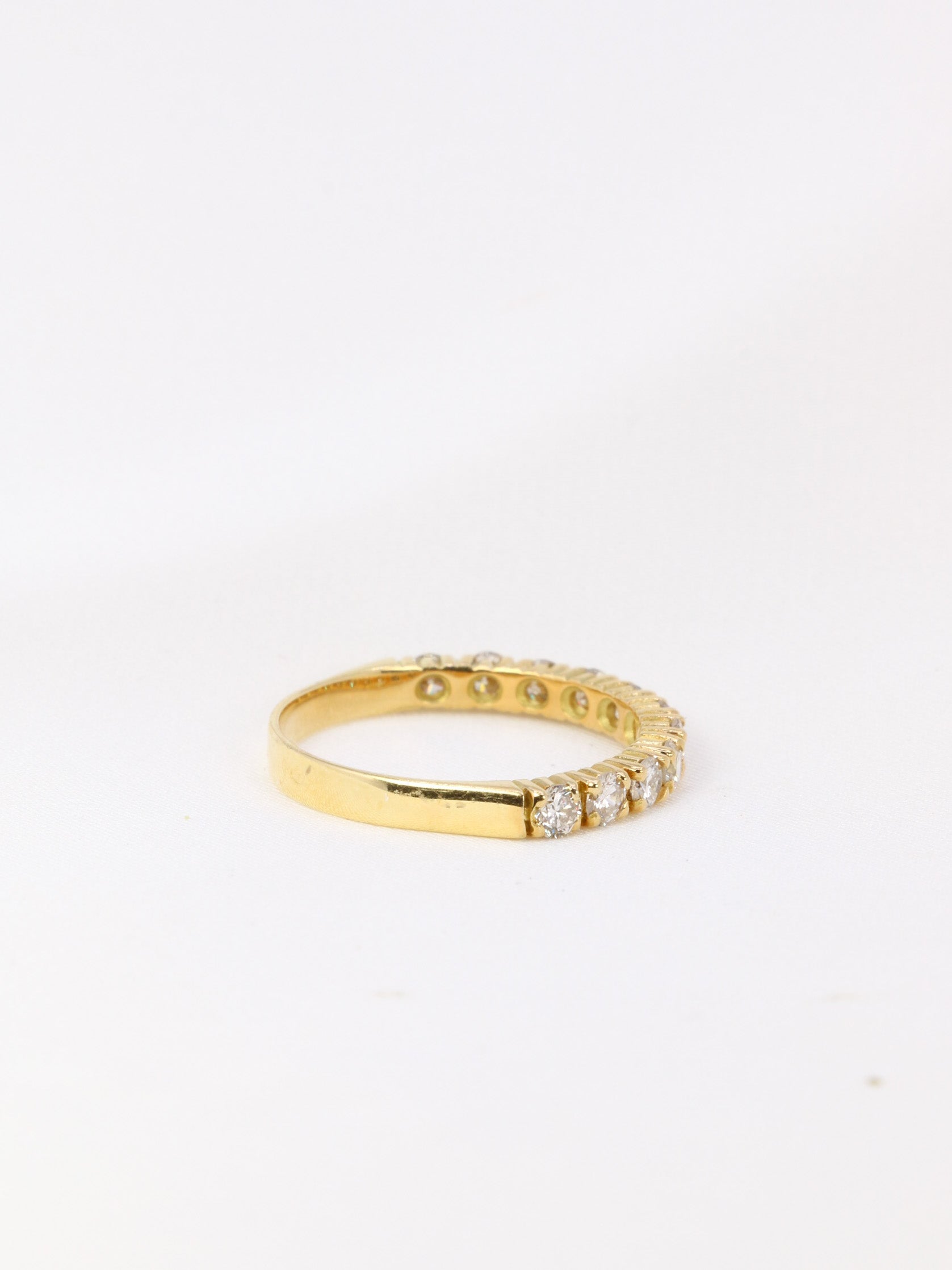 American half wedding ring in yellow gold and diamonds 0.88 ct