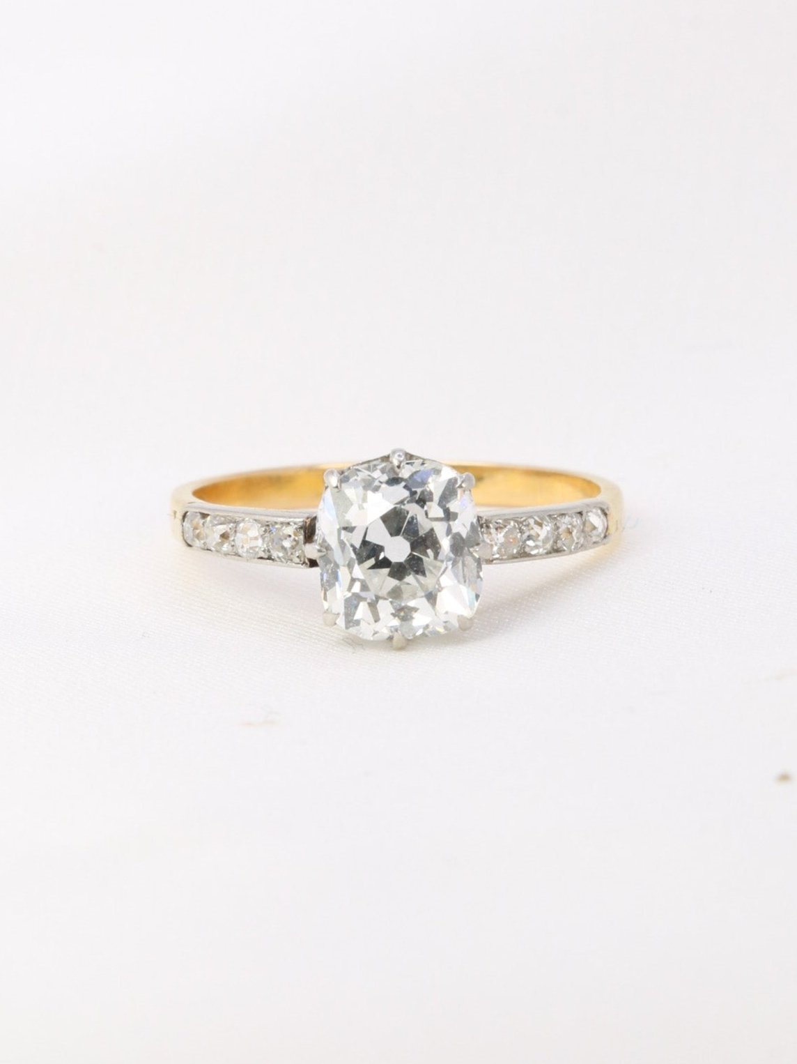 bague ancienne solitaire diamant coussin