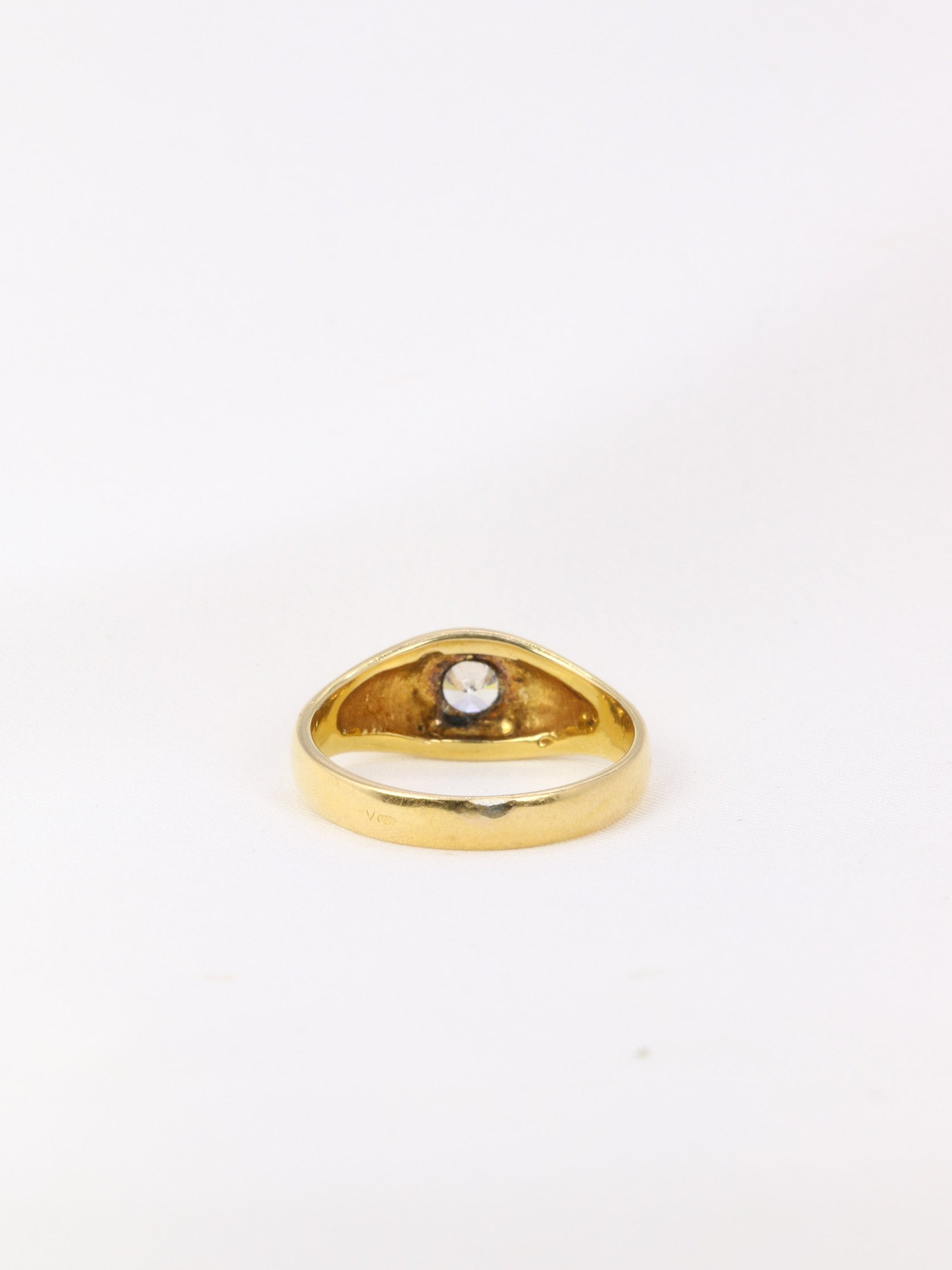 English bangle ring in gold and 0.15ct diamond