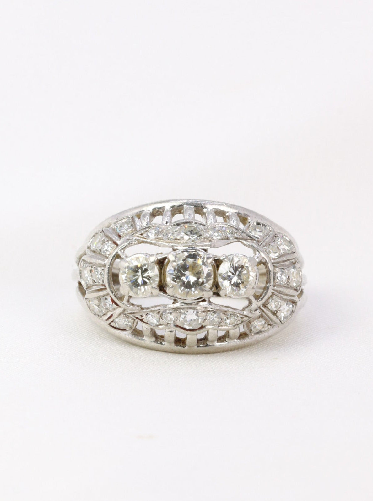 Vintage ball ring in gold, platinum and diamonds