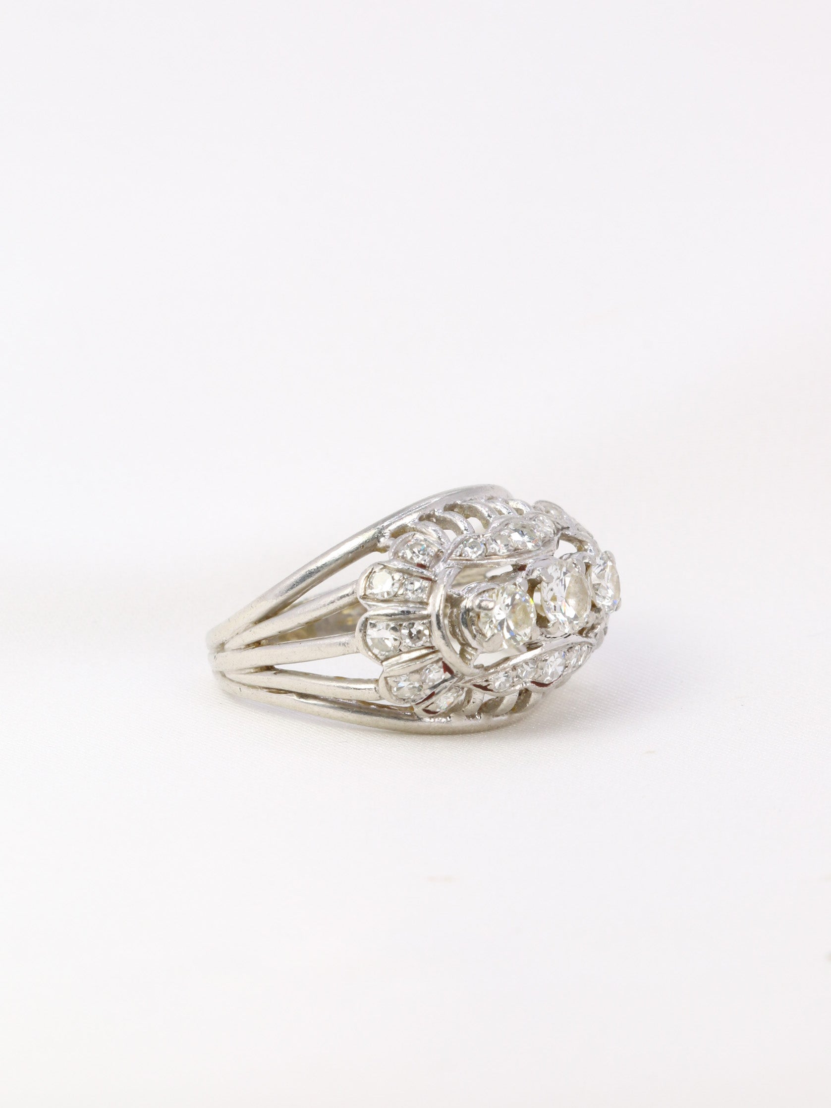 Vintage ball ring in gold, platinum and diamonds