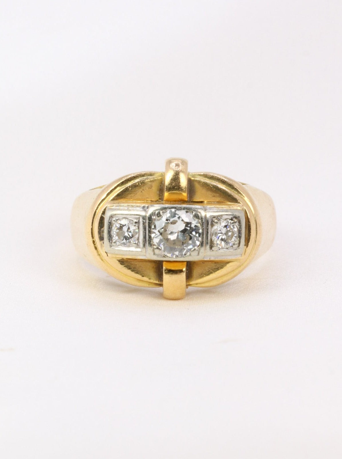 Art-Deco tank ring in yellow gold and diamonds