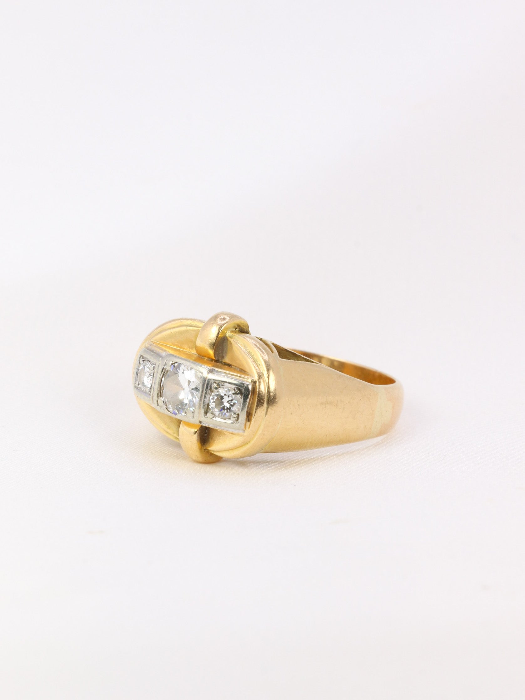 Art-Deco tank ring in yellow gold and diamonds