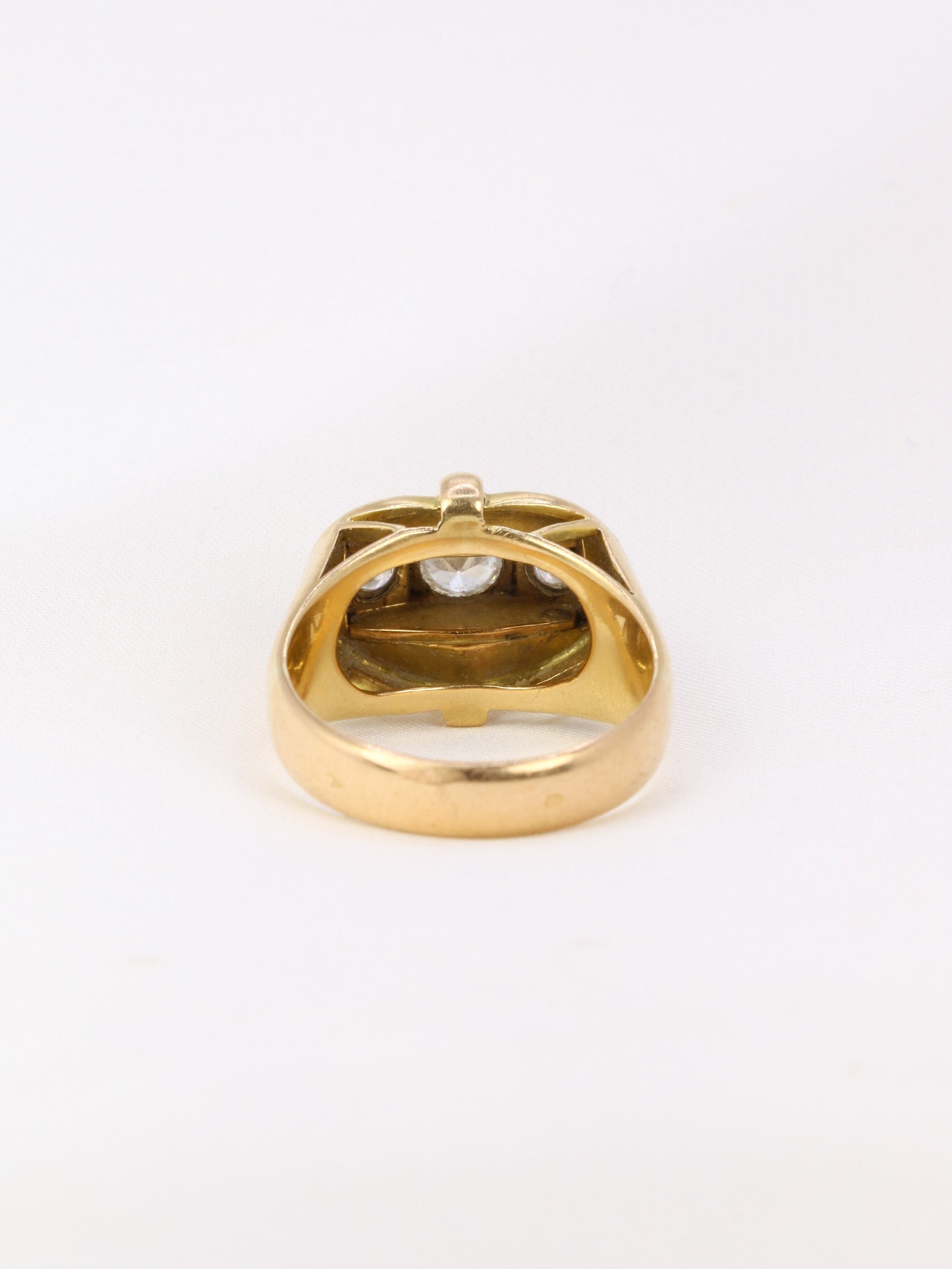 Art-Deco tank ring in yellow gold and diamonds