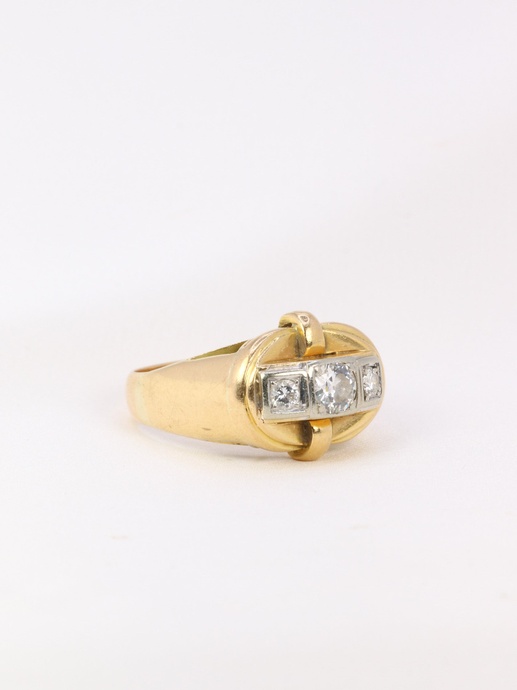 Art-Deco tank ring in yellow gold and diamonds