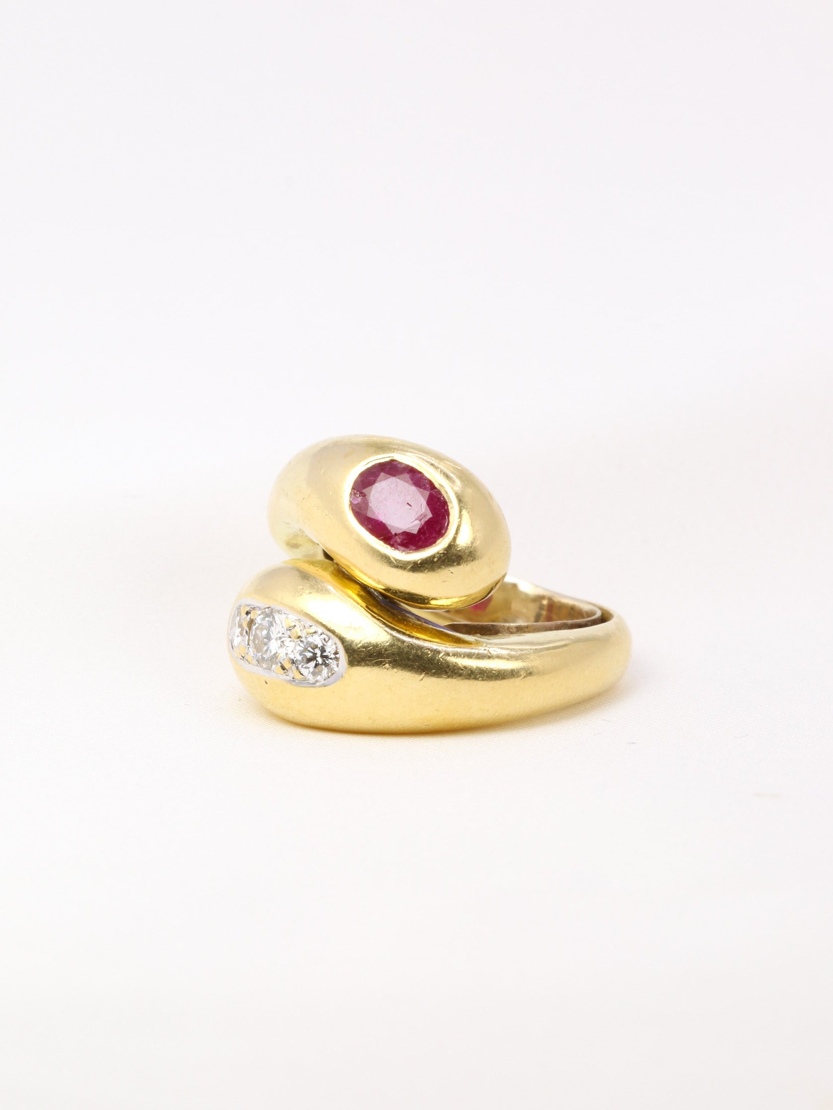 Bague vintage serpent en or, rubis et diamants