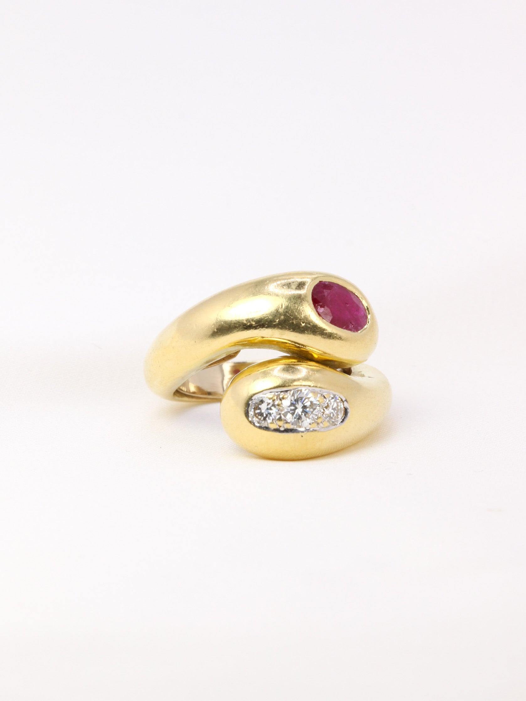 Bague vintage serpent en or, rubis et diamants