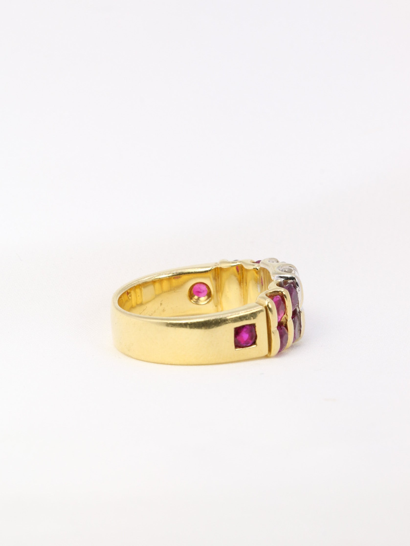 Vintage gold, ruby ​​and diamond ring