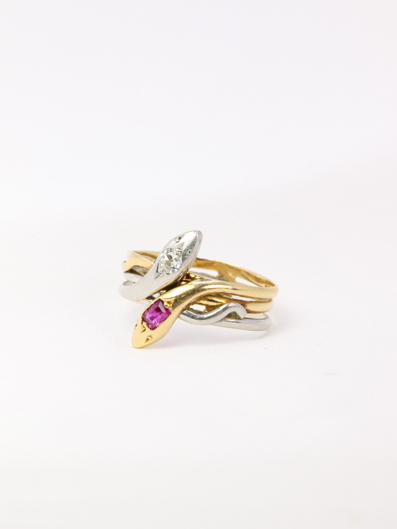 Antique two snake ring in gold, diamond and ruby ​​- 19th century