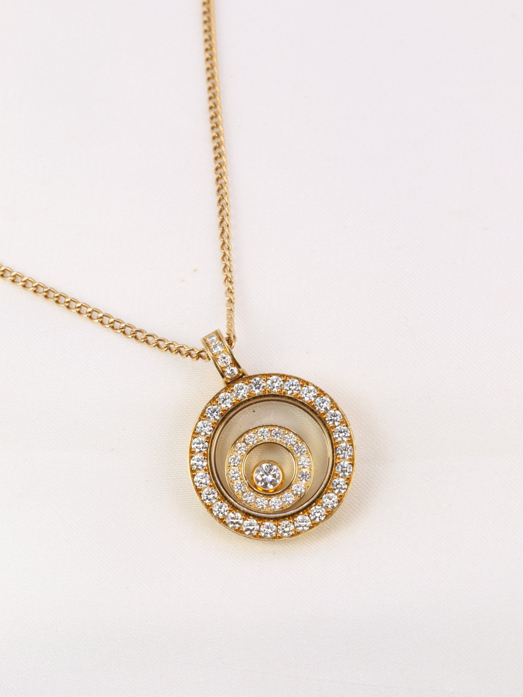 CHOPARD - Pendentif HAPPY SPIRIT rond en or jaune et diamants