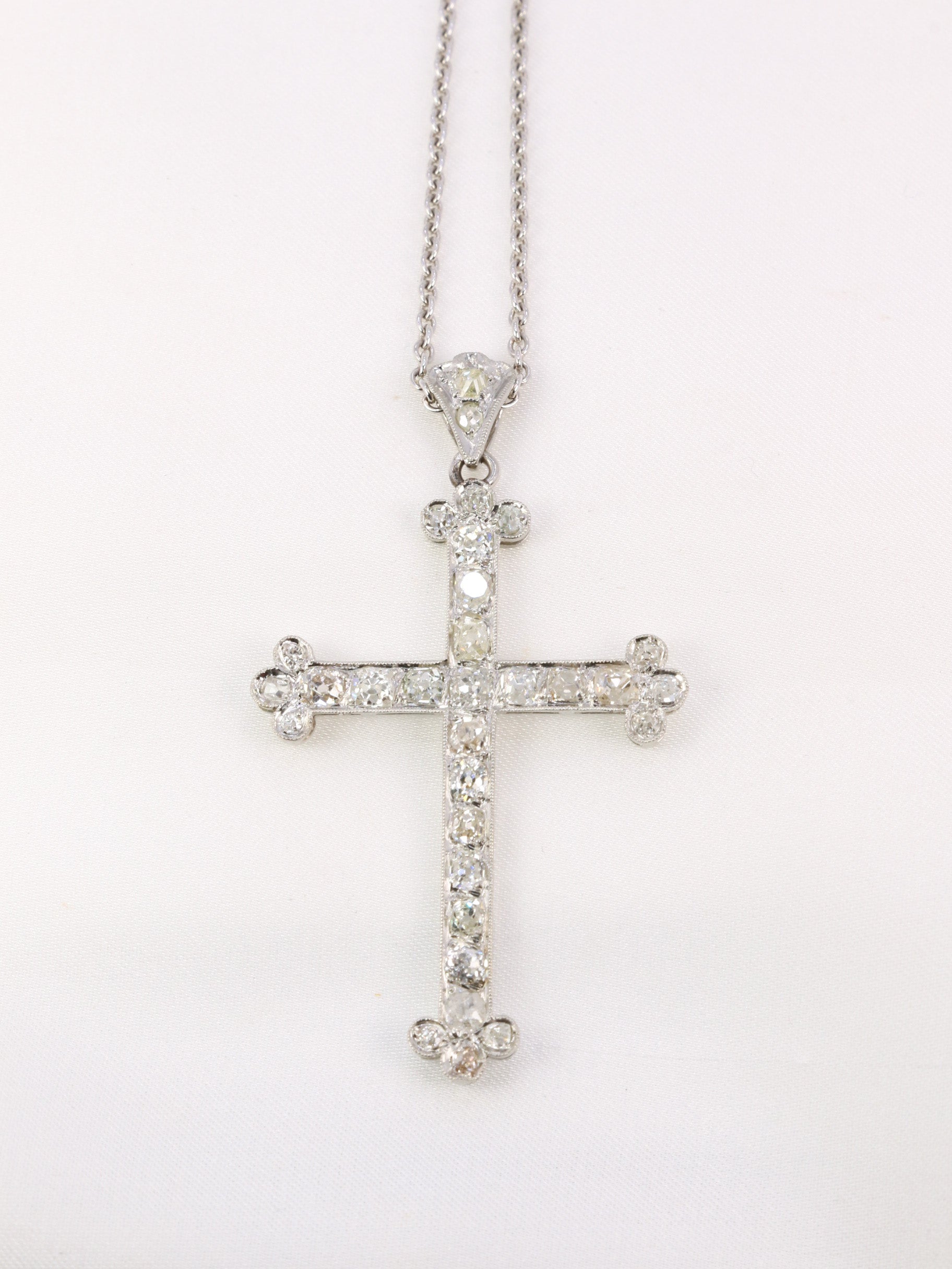 Belle Epoque cross pendant in gold and old cut diamonds