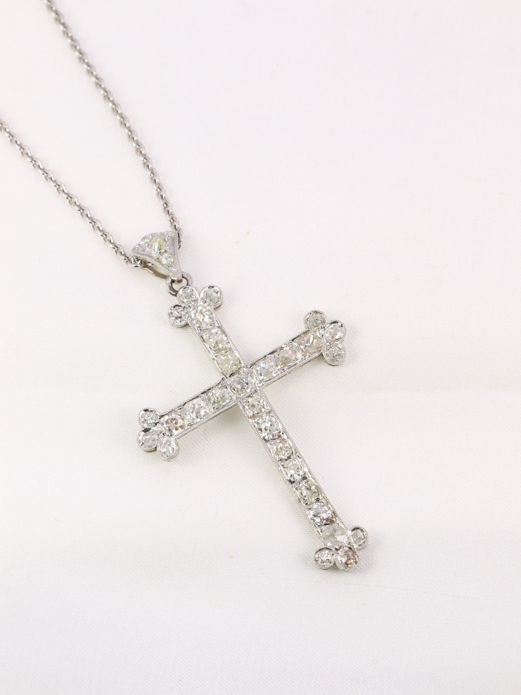 Belle Epoque cross pendant in gold and old cut diamonds