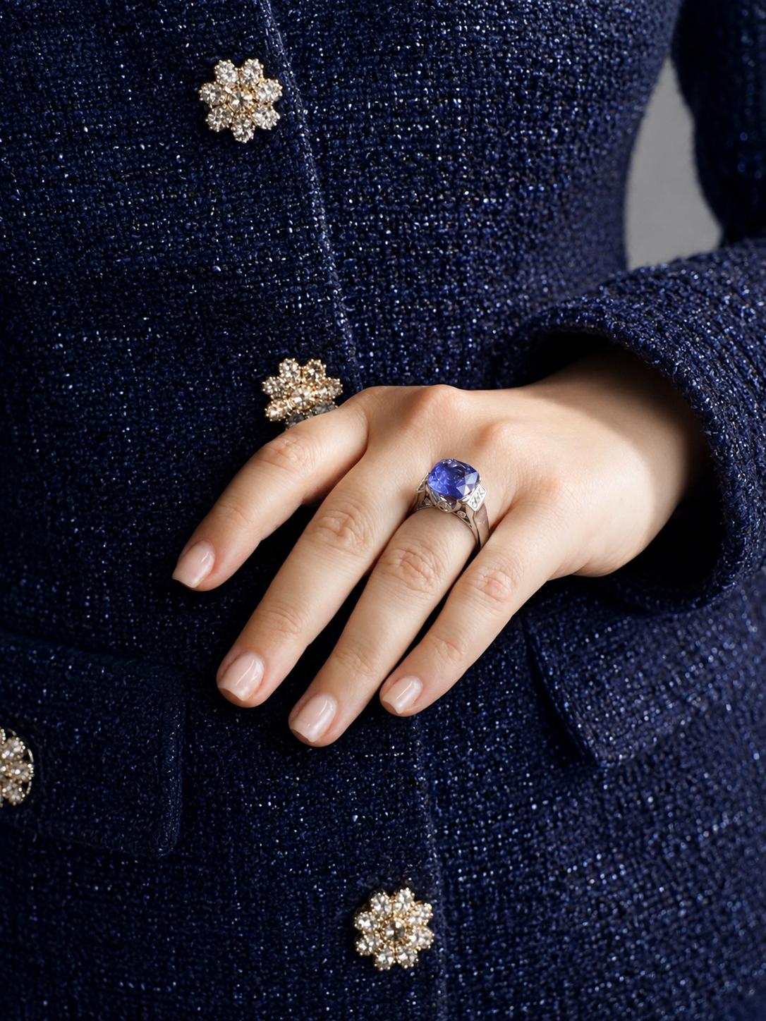Bague cocktail Or blanc Saphir coussin Ceylan 10,81 carats