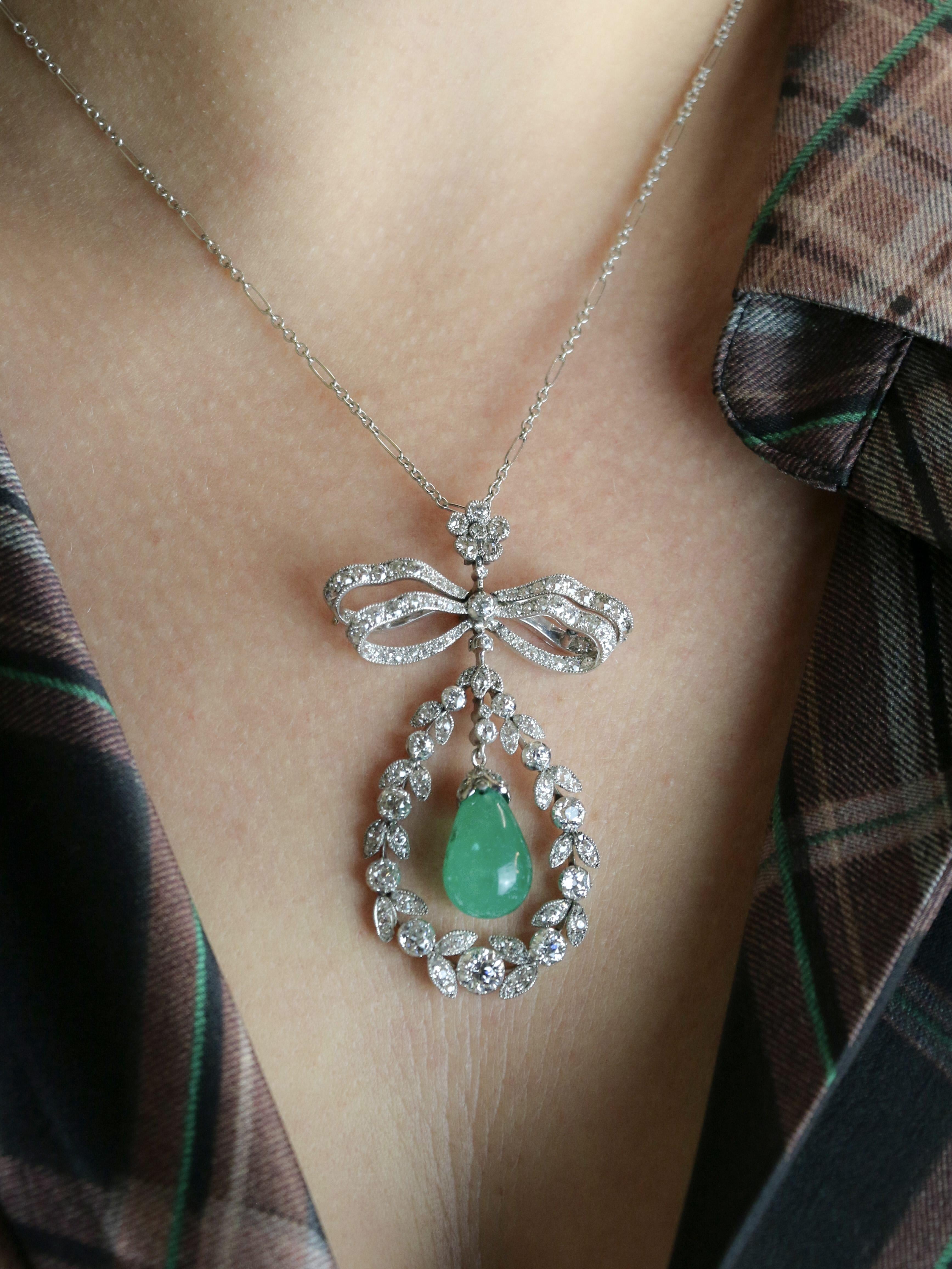 Collier noeud Belle Epoque émeraude diamants