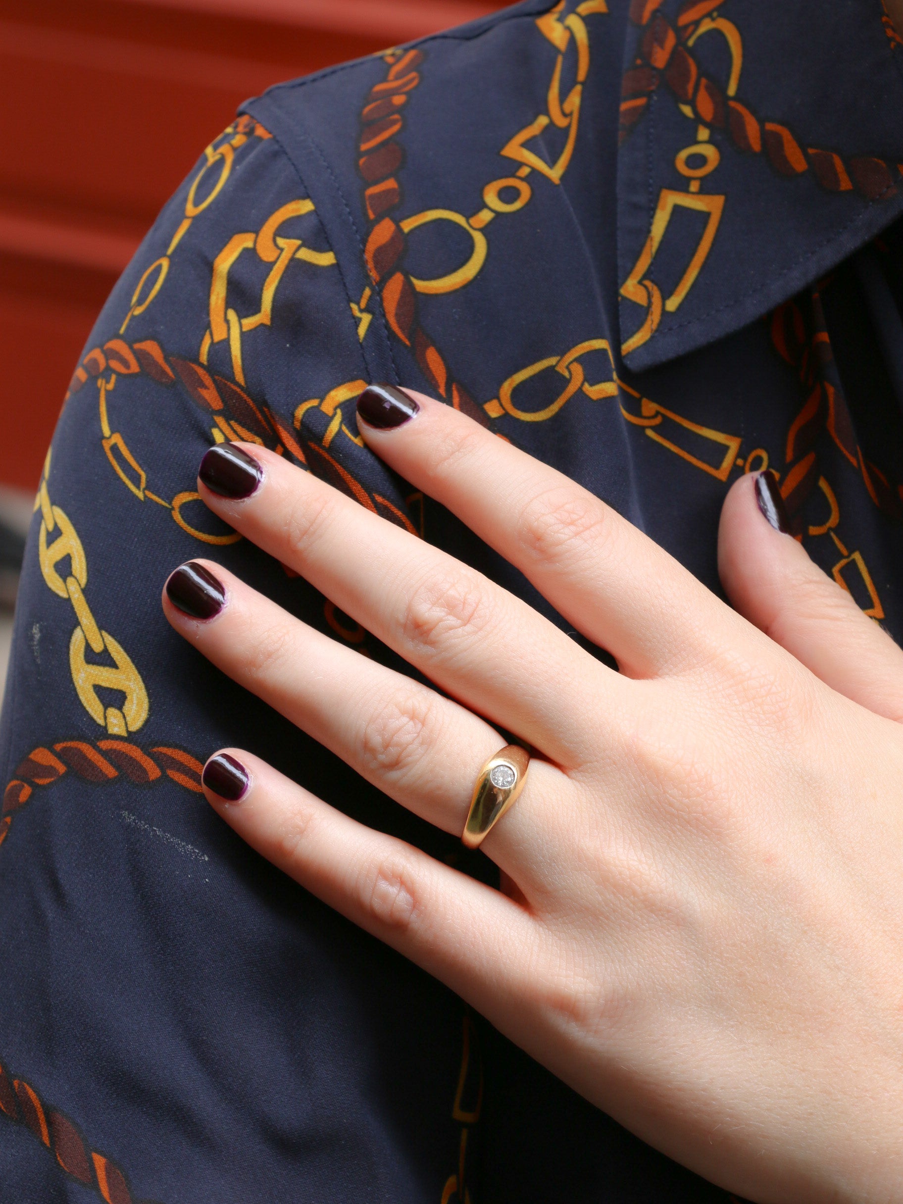 English bangle ring in gold and 0.15ct diamond