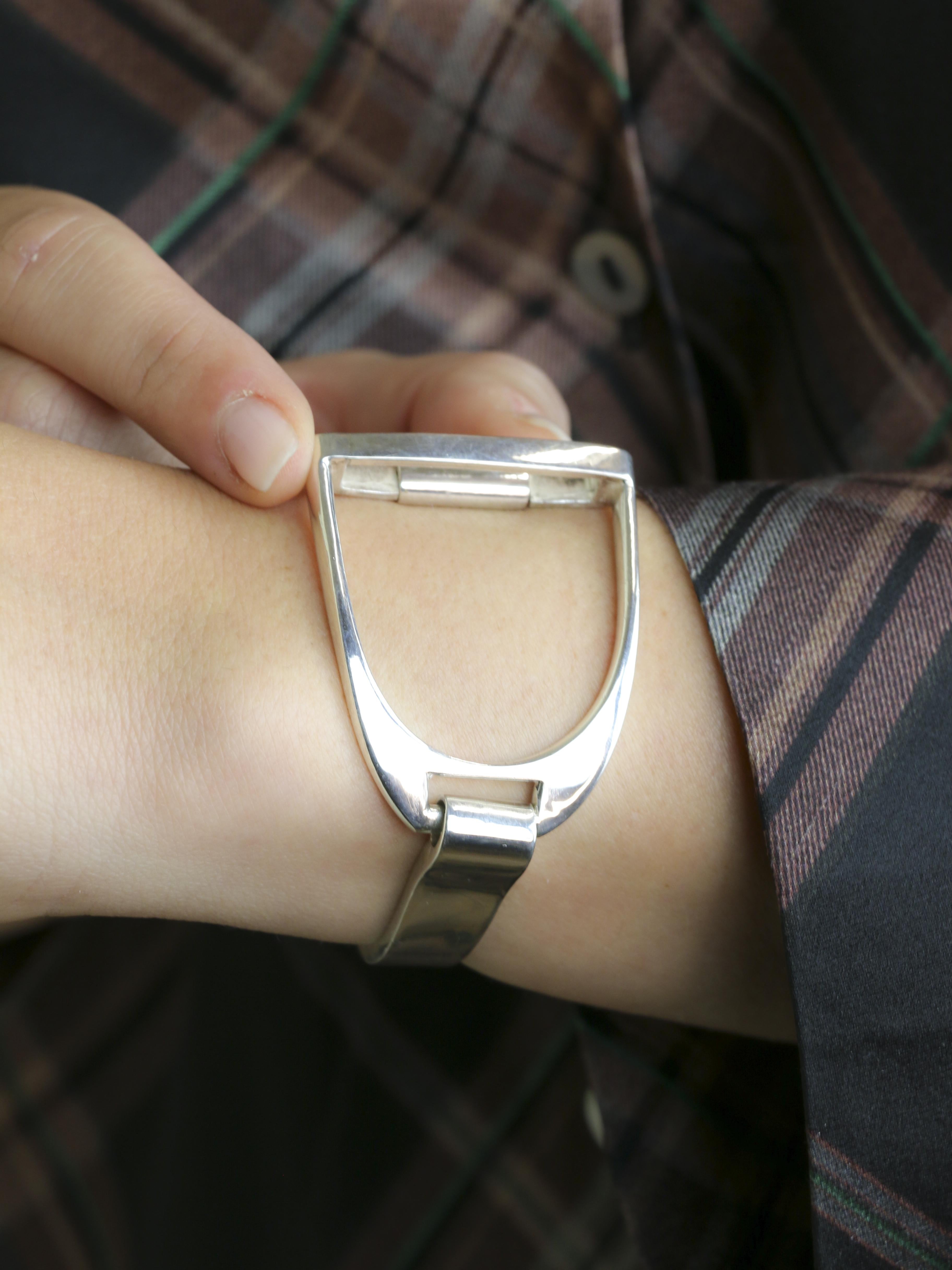 Bracelet vintage étrier en argent