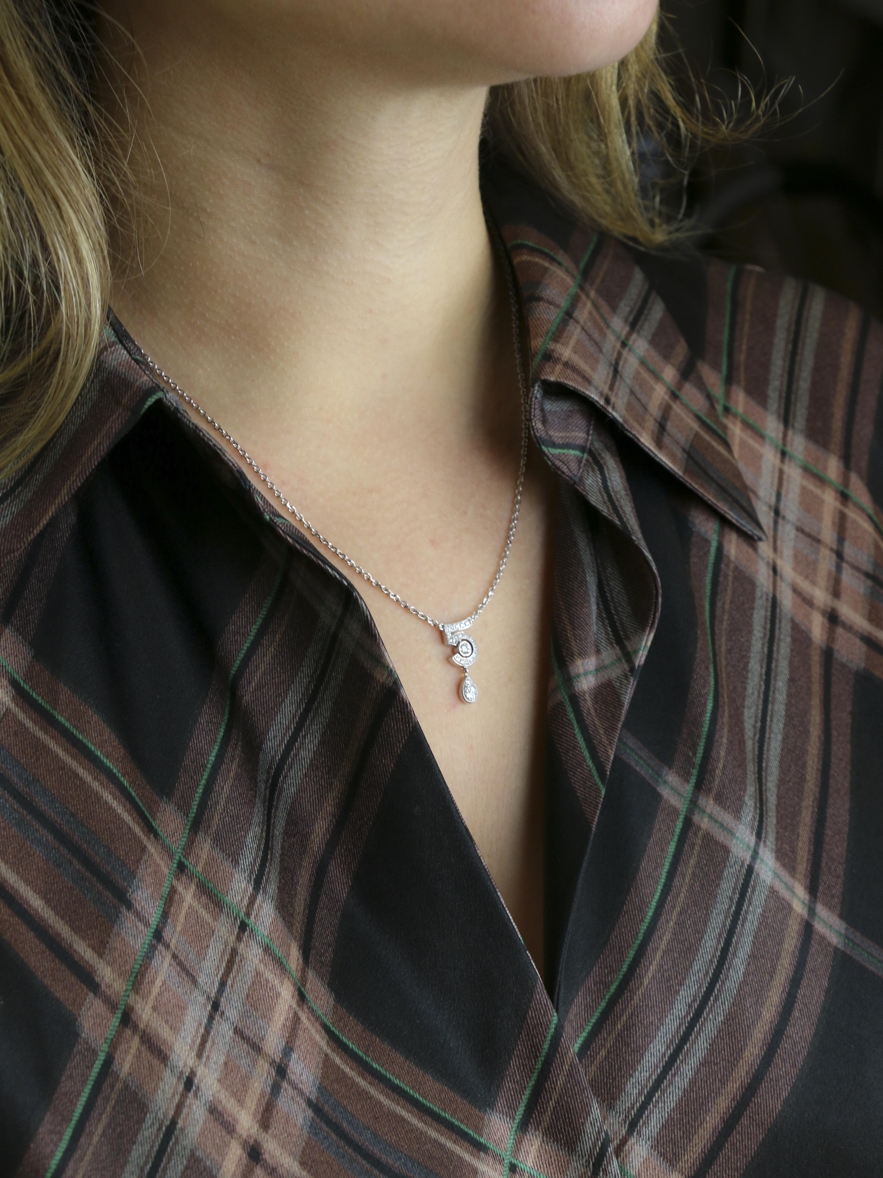 CHANEL Collier Eternal 5 or blanc diamants