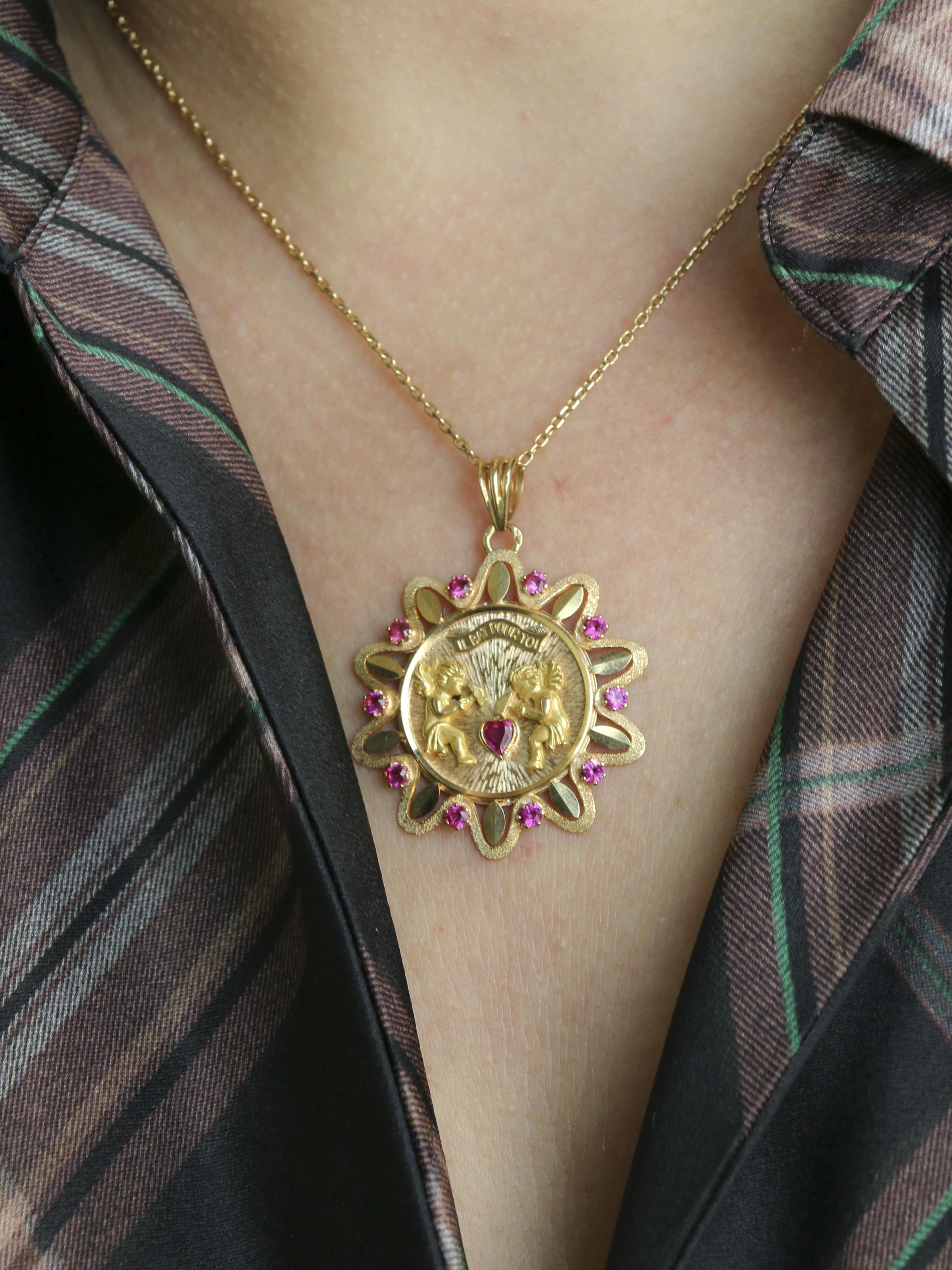 Pendentif or jaune rubis "Il bat pour toi" grand modèle
