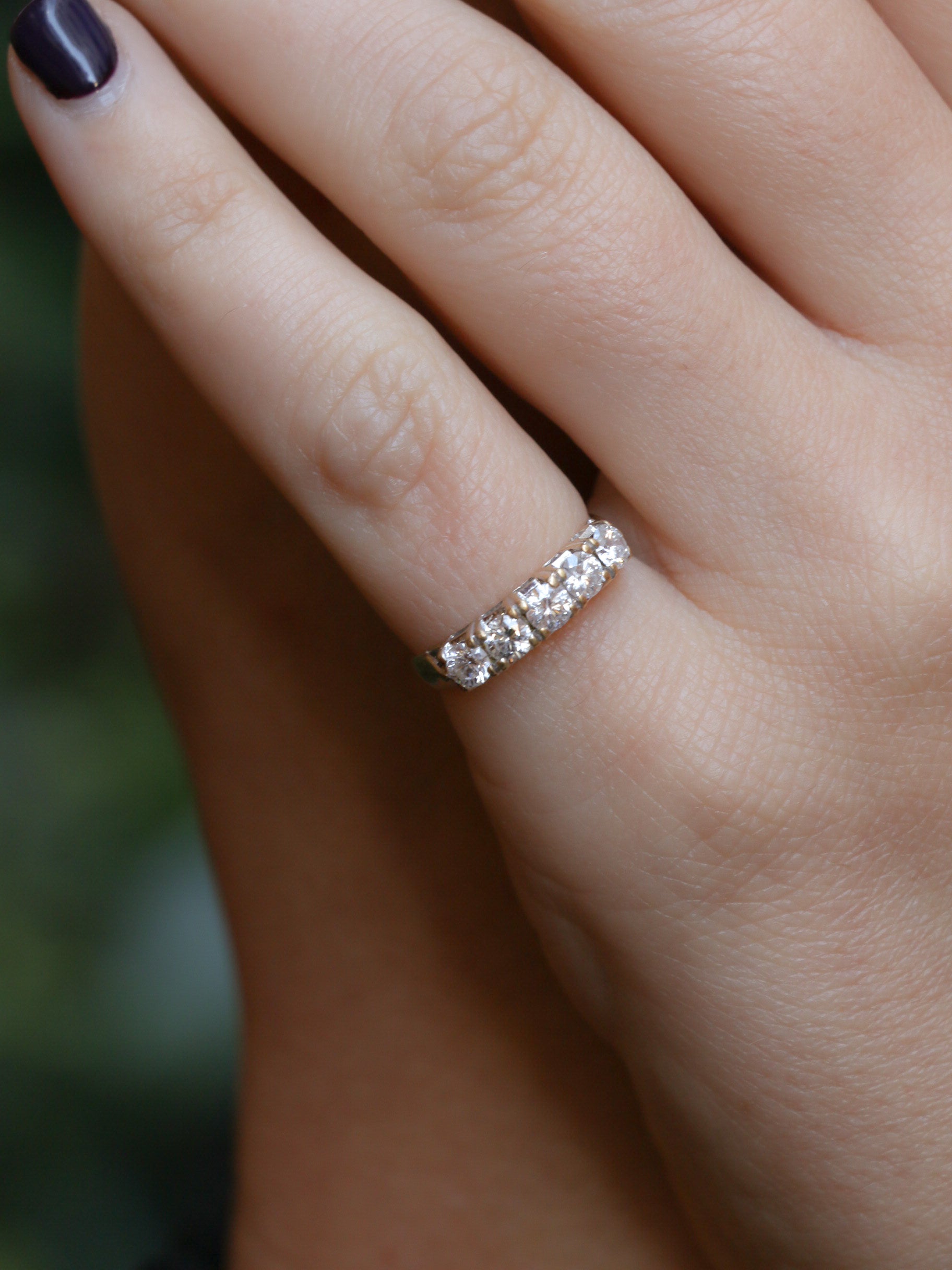 Garter ring in white gold and 0.75 ct diamonds