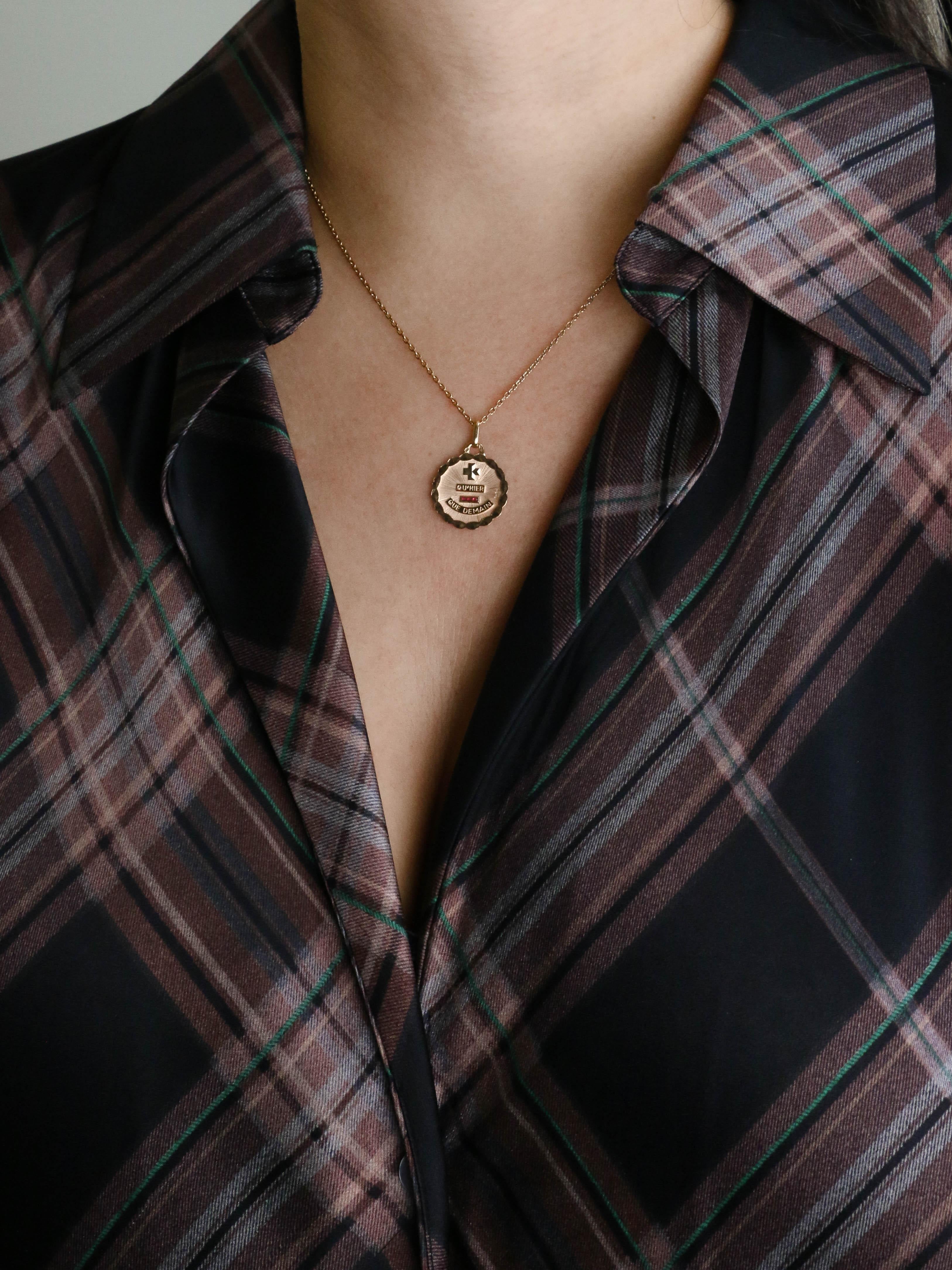 AUGIS Médaille Amour ronde Plus Hier Moins Demain or jaune rubis