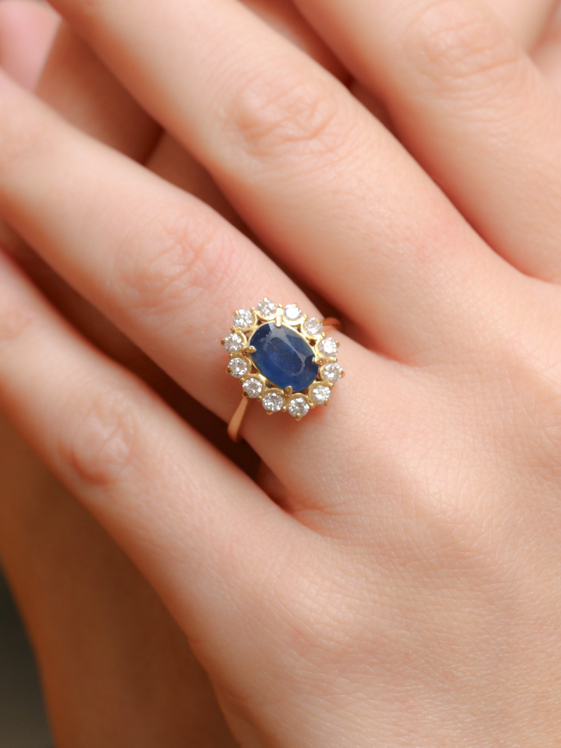 Bague marguerite vintage or diamants saphir ovale