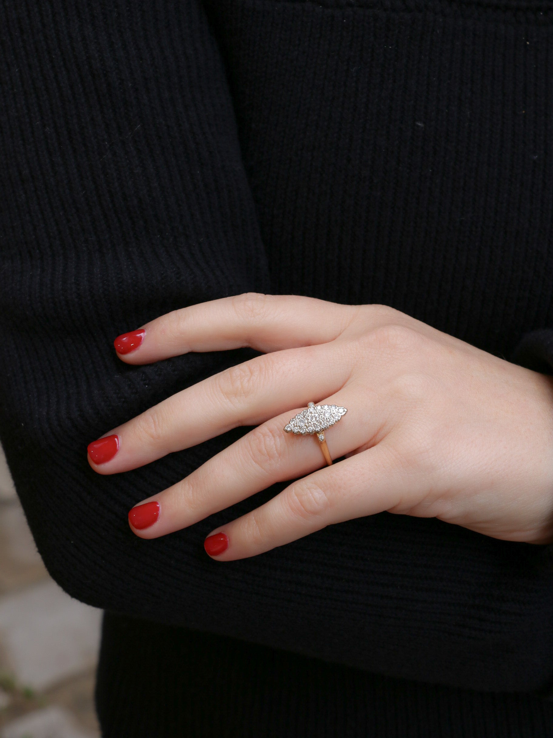 Vintage marquise ring in gold and diamonds