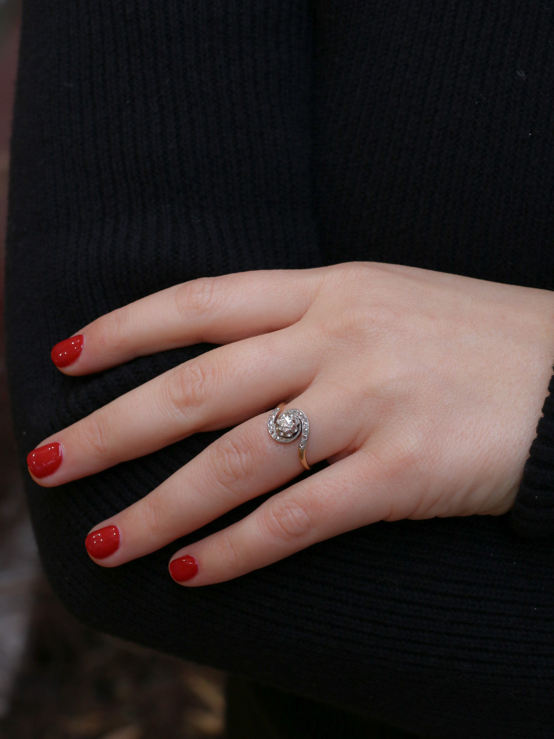 Bague tourbillon en or et diamant taille ancienne