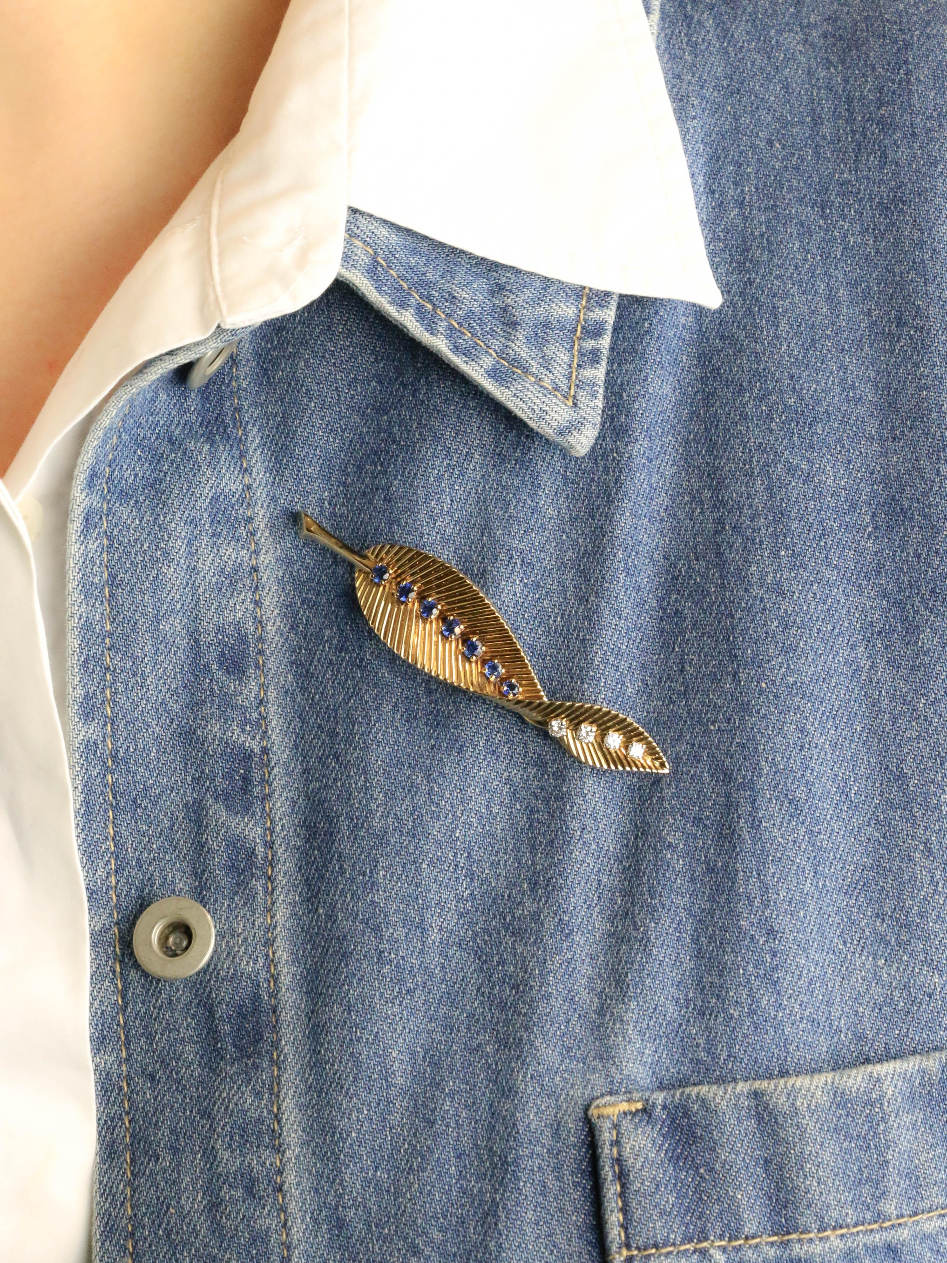 VAN CLEEF & ARPELS Broche clip feuille or jaune saphirs diamants - 1959