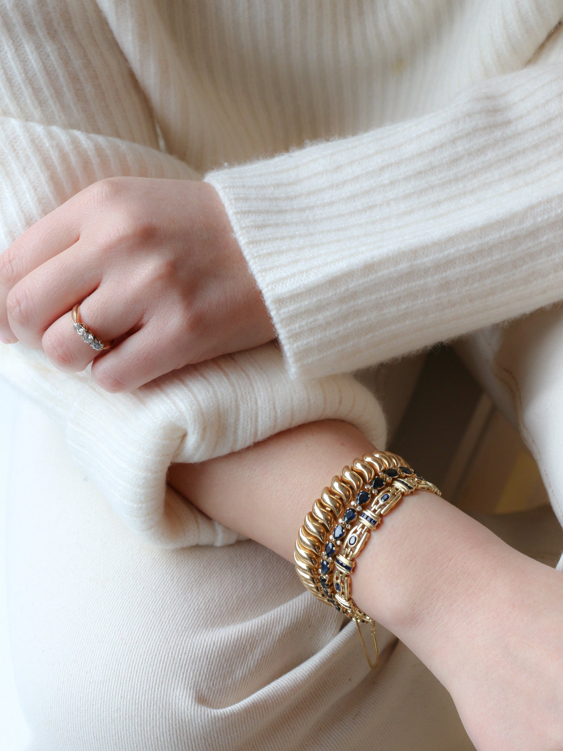 Vintage bracelet in gold, pear-cut sapphires and diamonds