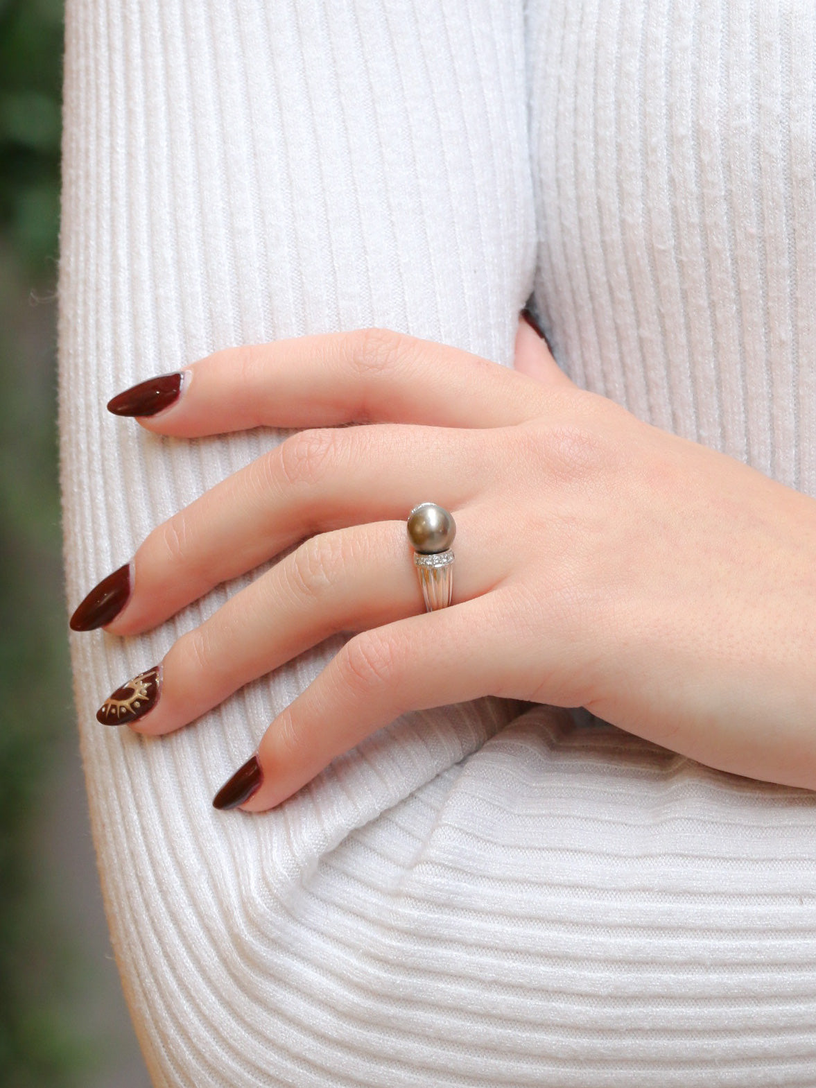 Bague vintage en or blanc, perle de Tahiti et diamants