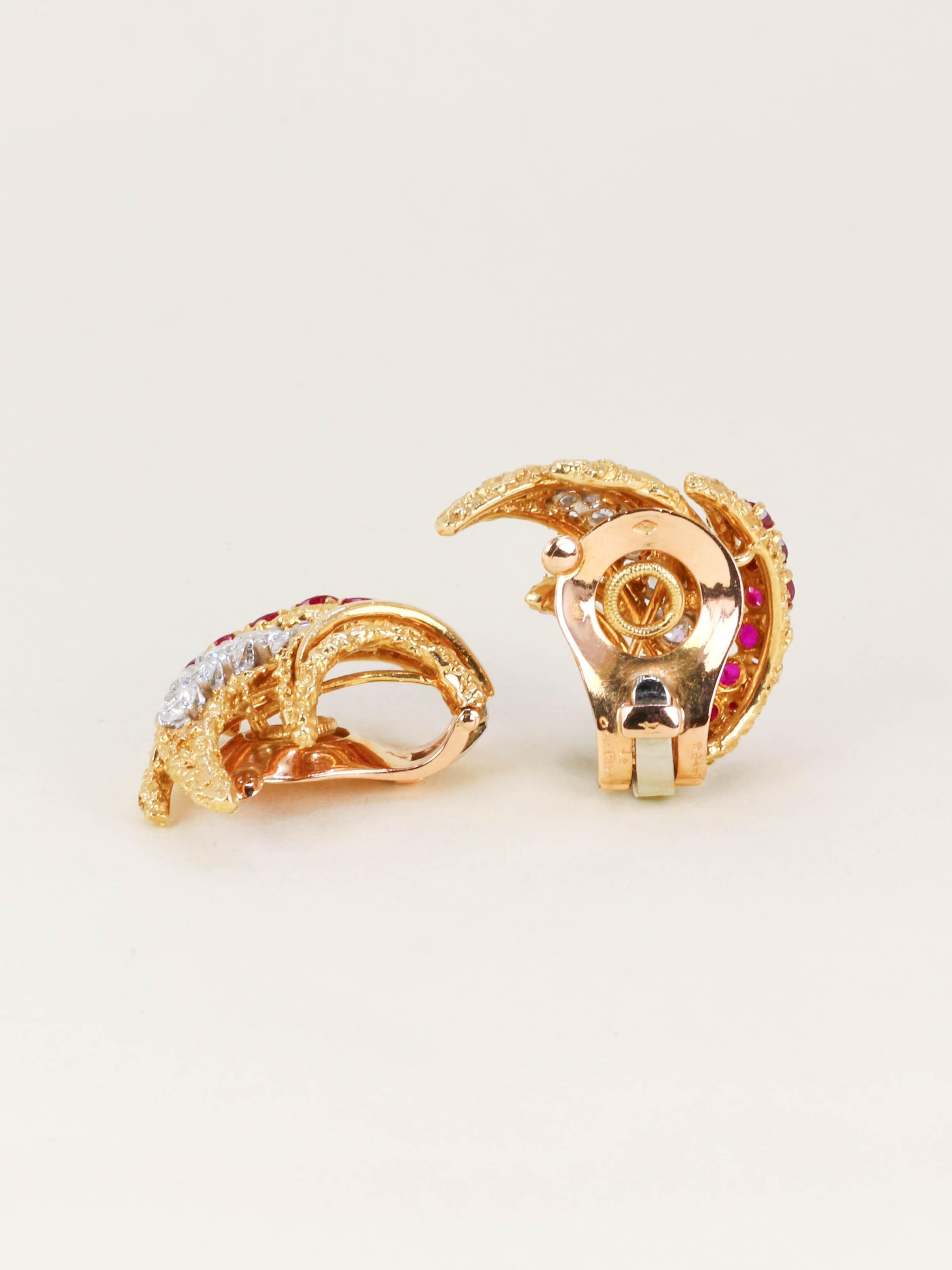 VAN CLEEF & ARPELS Boucles d'oreilles Feuilles or jaune rubis diamants
