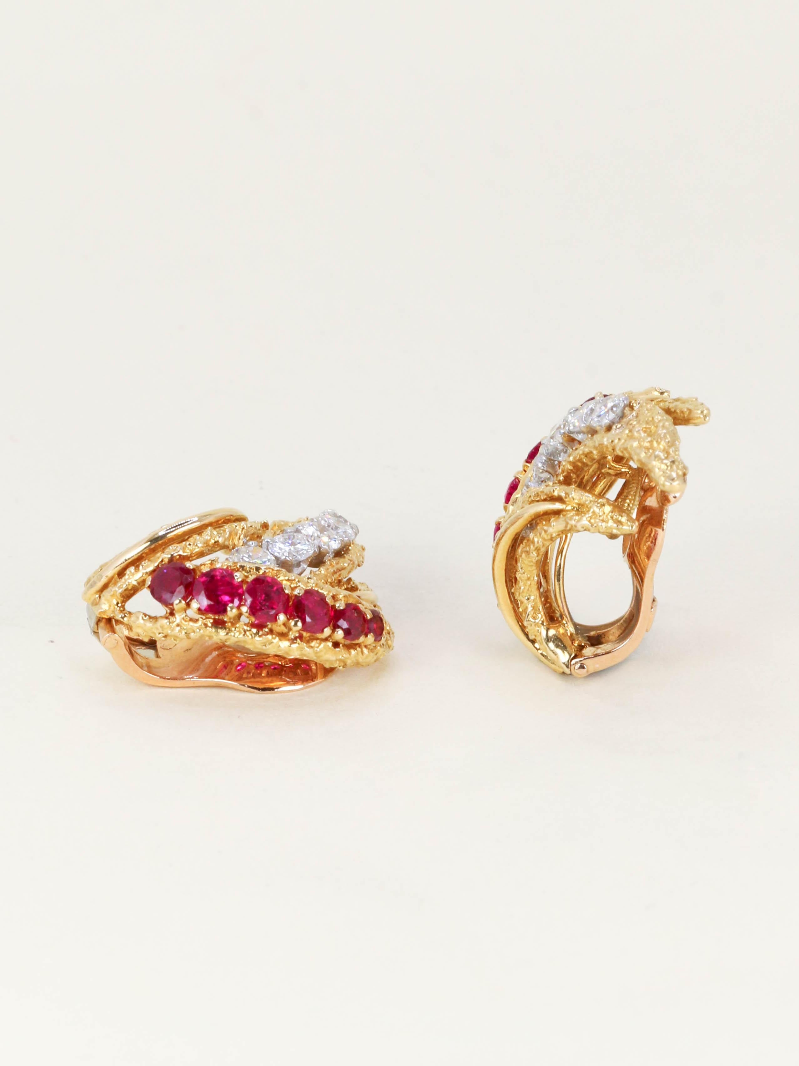 VAN CLEEF & ARPELS Boucles d'oreilles Feuilles or jaune rubis diamants