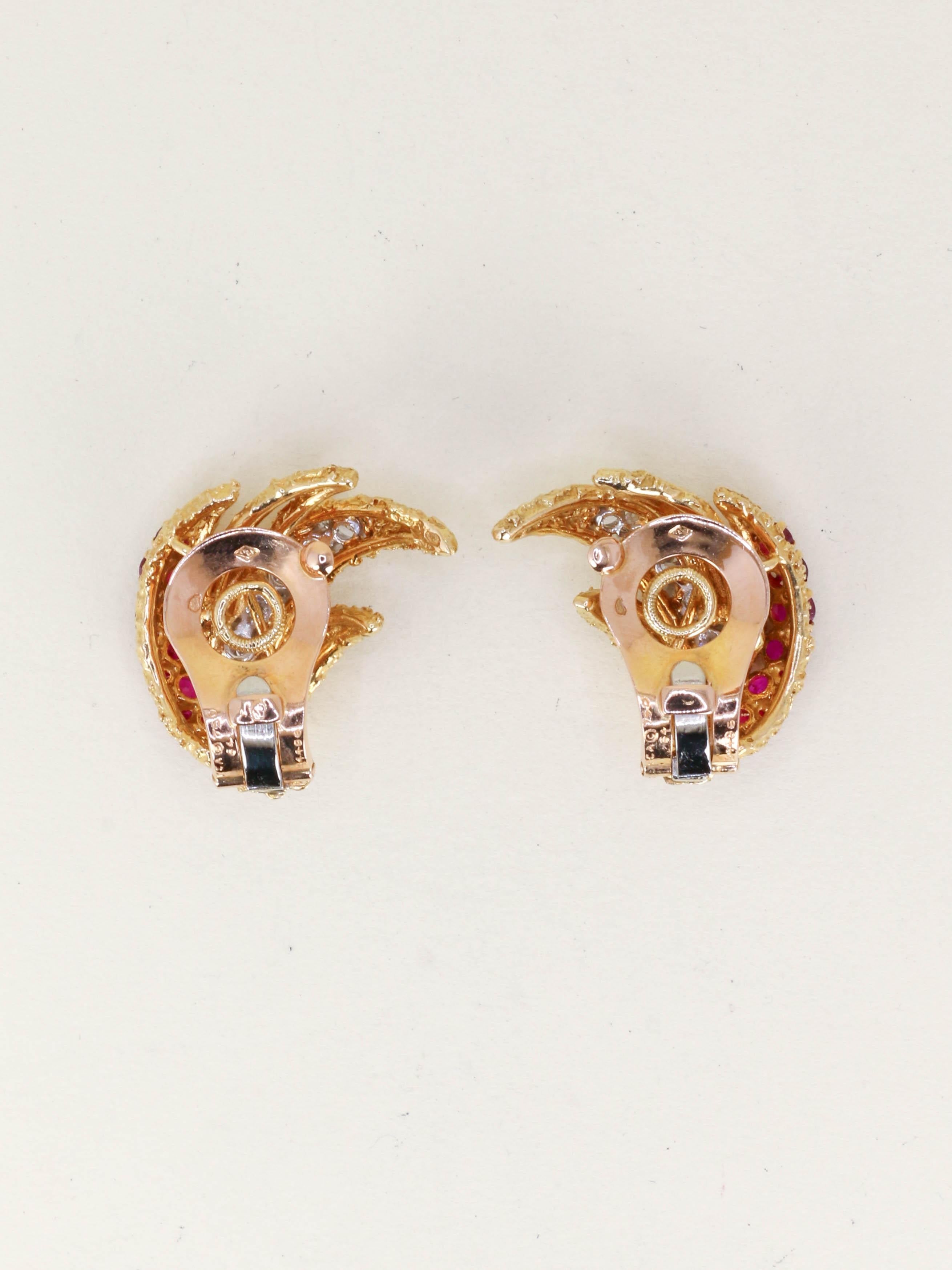 VAN CLEEF & ARPELS Boucles d'oreilles Feuilles or jaune rubis diamants
