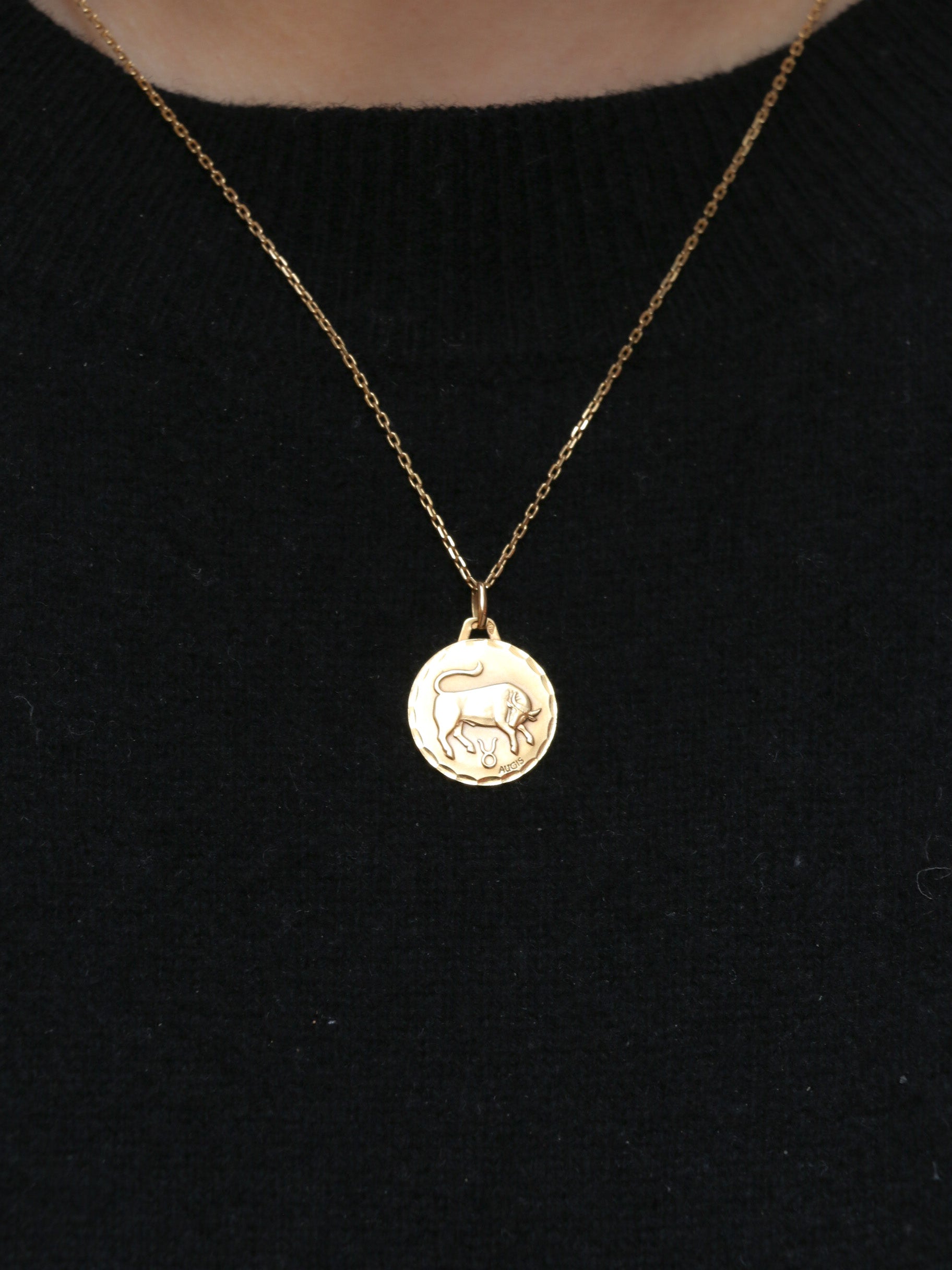 Augis vintage gold bull medal