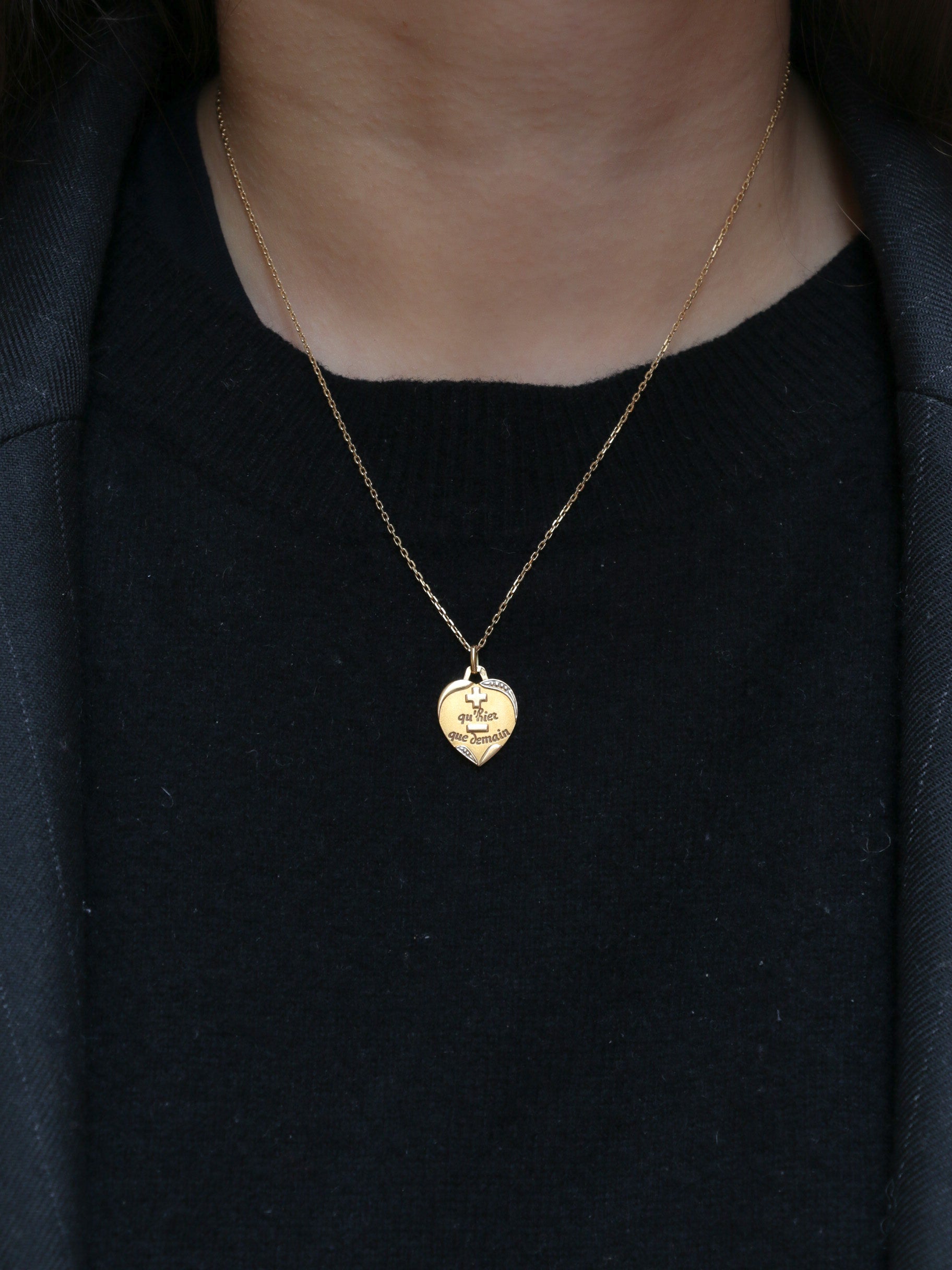 Love medal “La sentimentale” Augis in gold, more than yesterday less than tomorrow