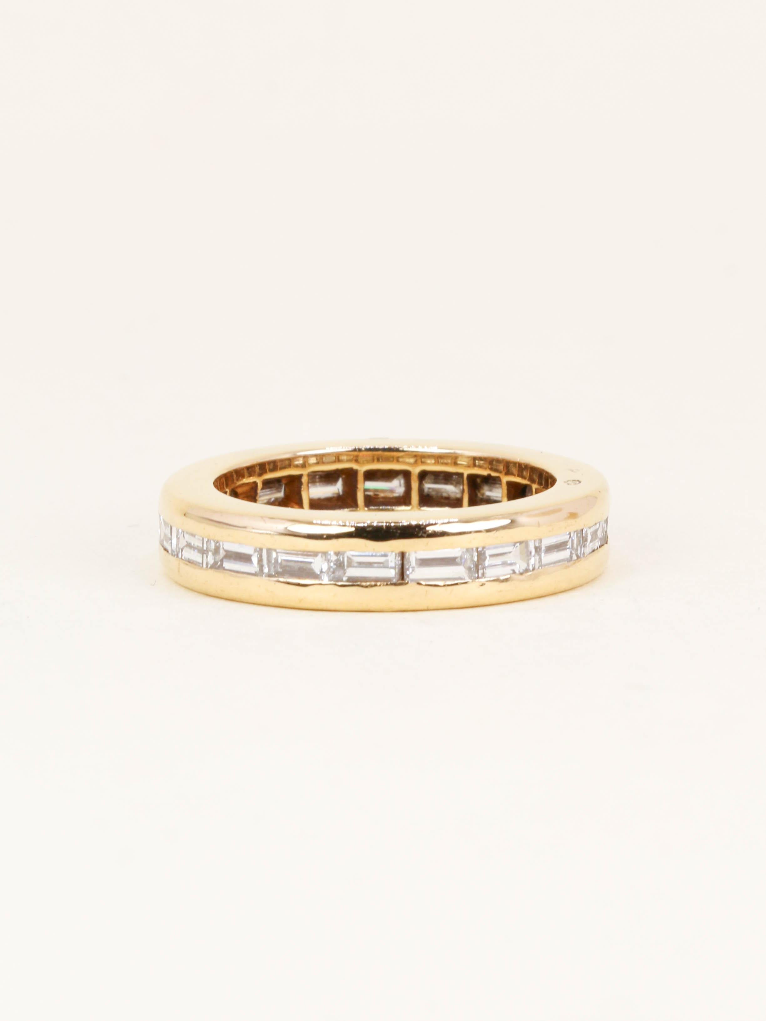 ROLEX Bague or jaune diamants baguette