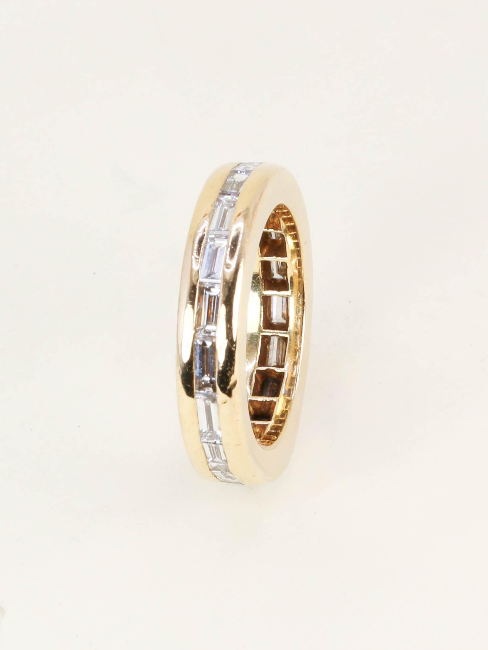 ROLEX Bague or jaune diamants baguette