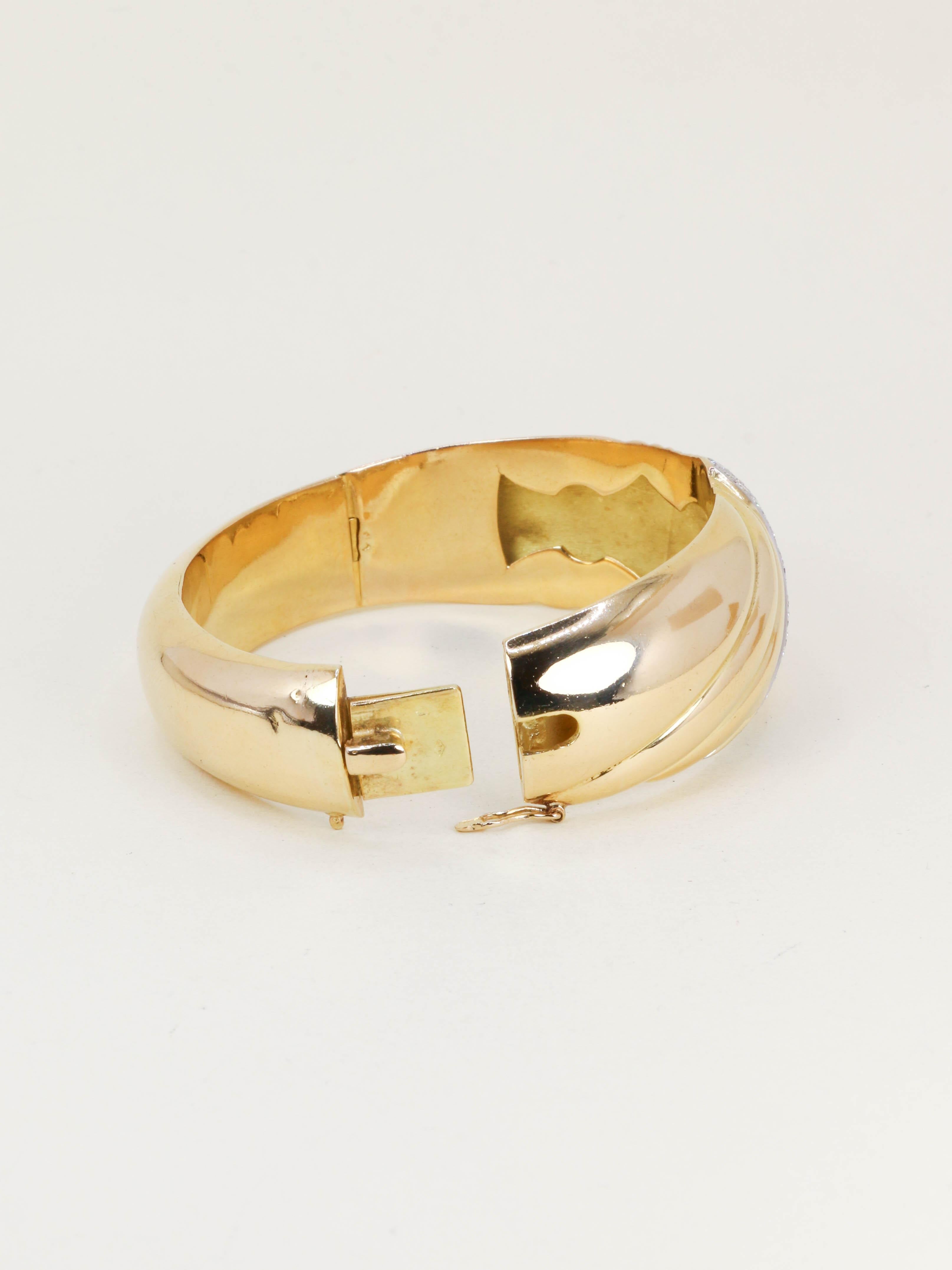 Bracelet jonc coquillage or jaune diamants années 1960