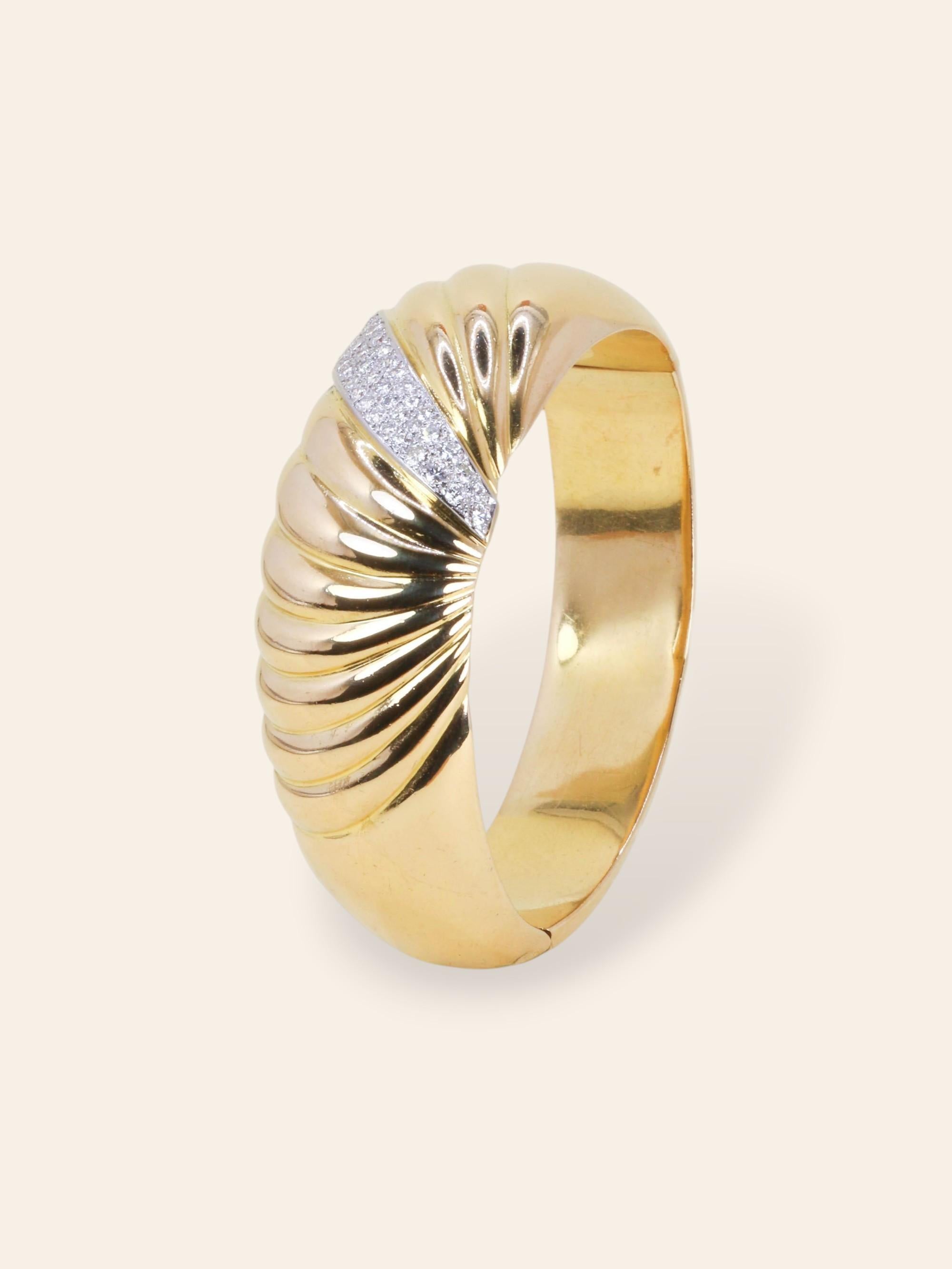 Bracelet jonc coquillage or jaune diamants années 1960