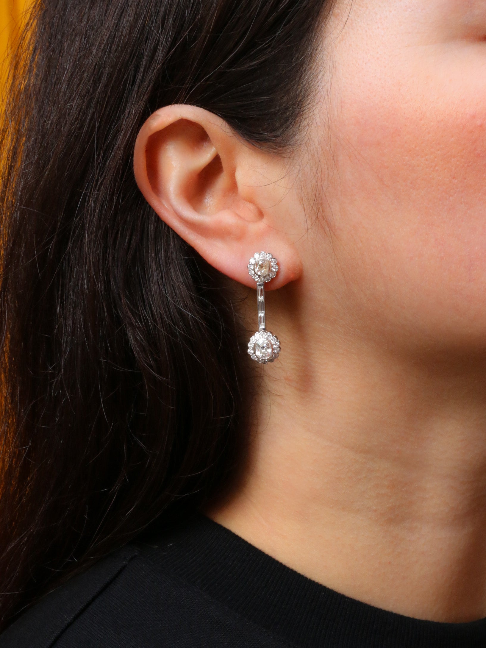 Boucles d'oreilles pendantes or blanc diamants