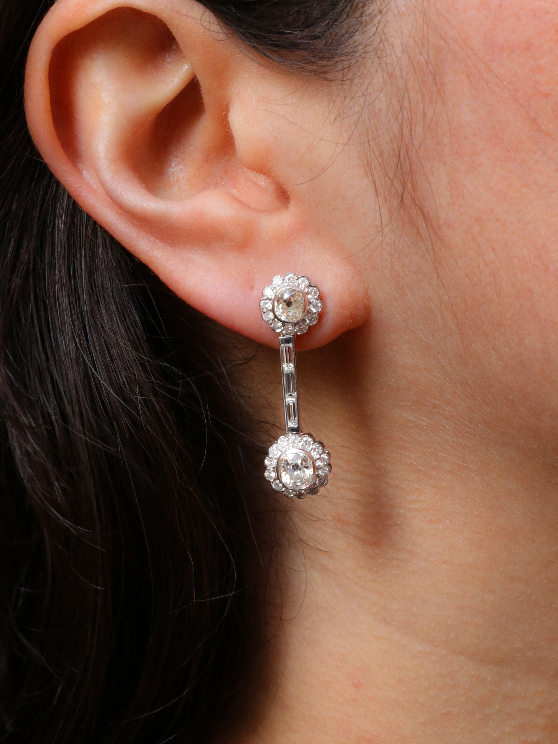 Boucles d'oreilles pendantes or blanc diamants