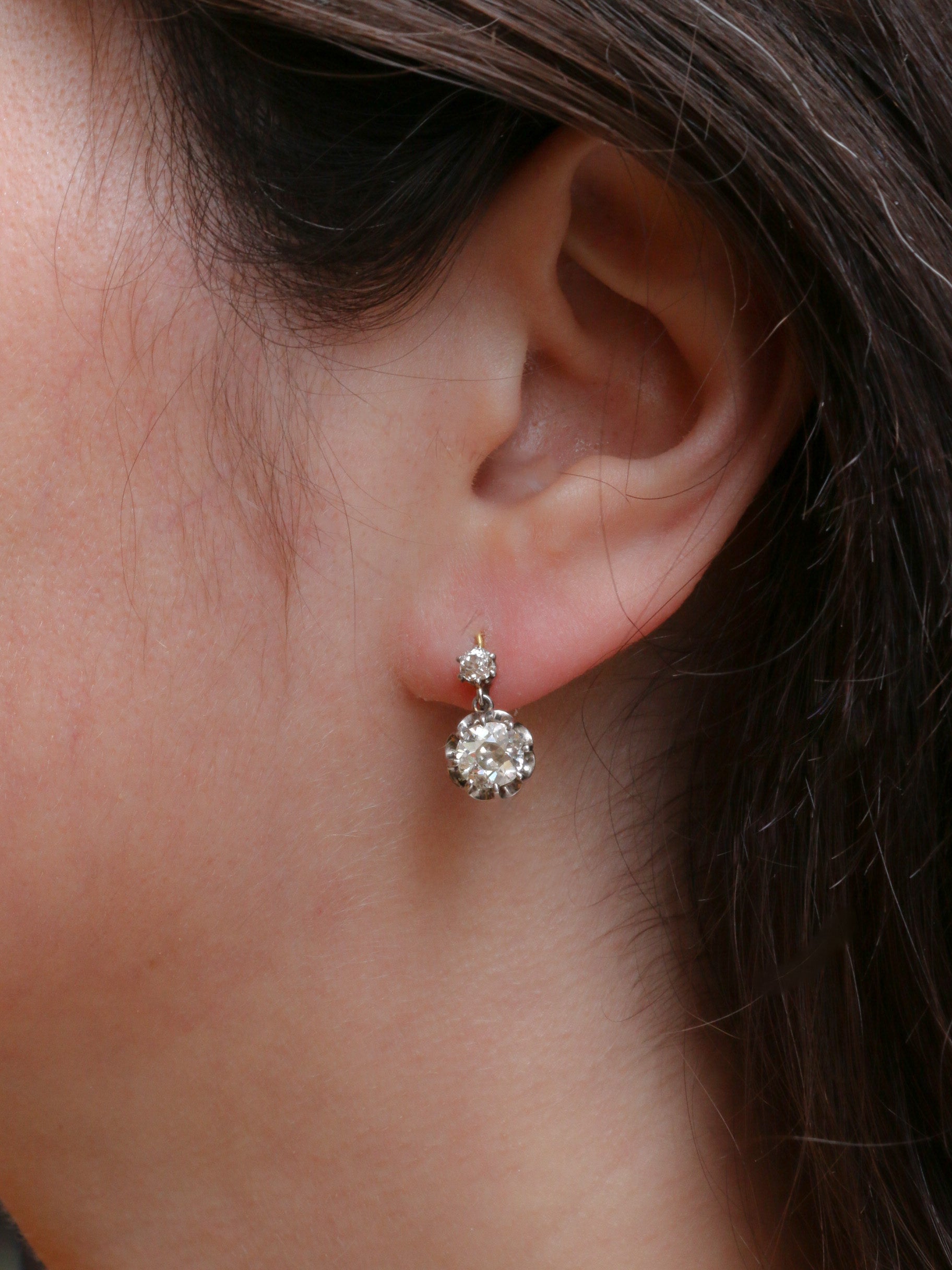 Boucles d'oreilles dormeuses anciennes or diamants taille ancienne